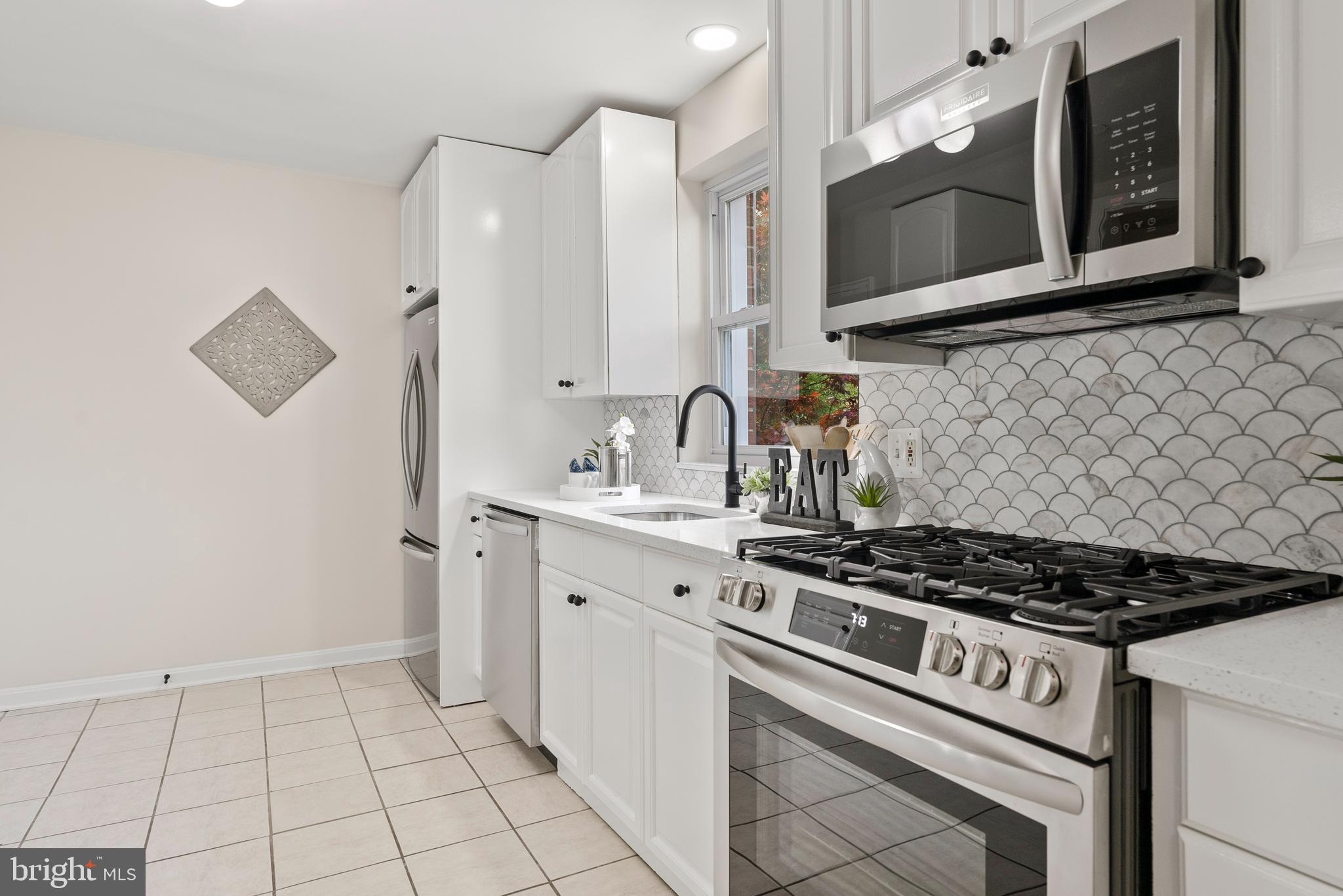 WARWICK VILLAGE - Residential