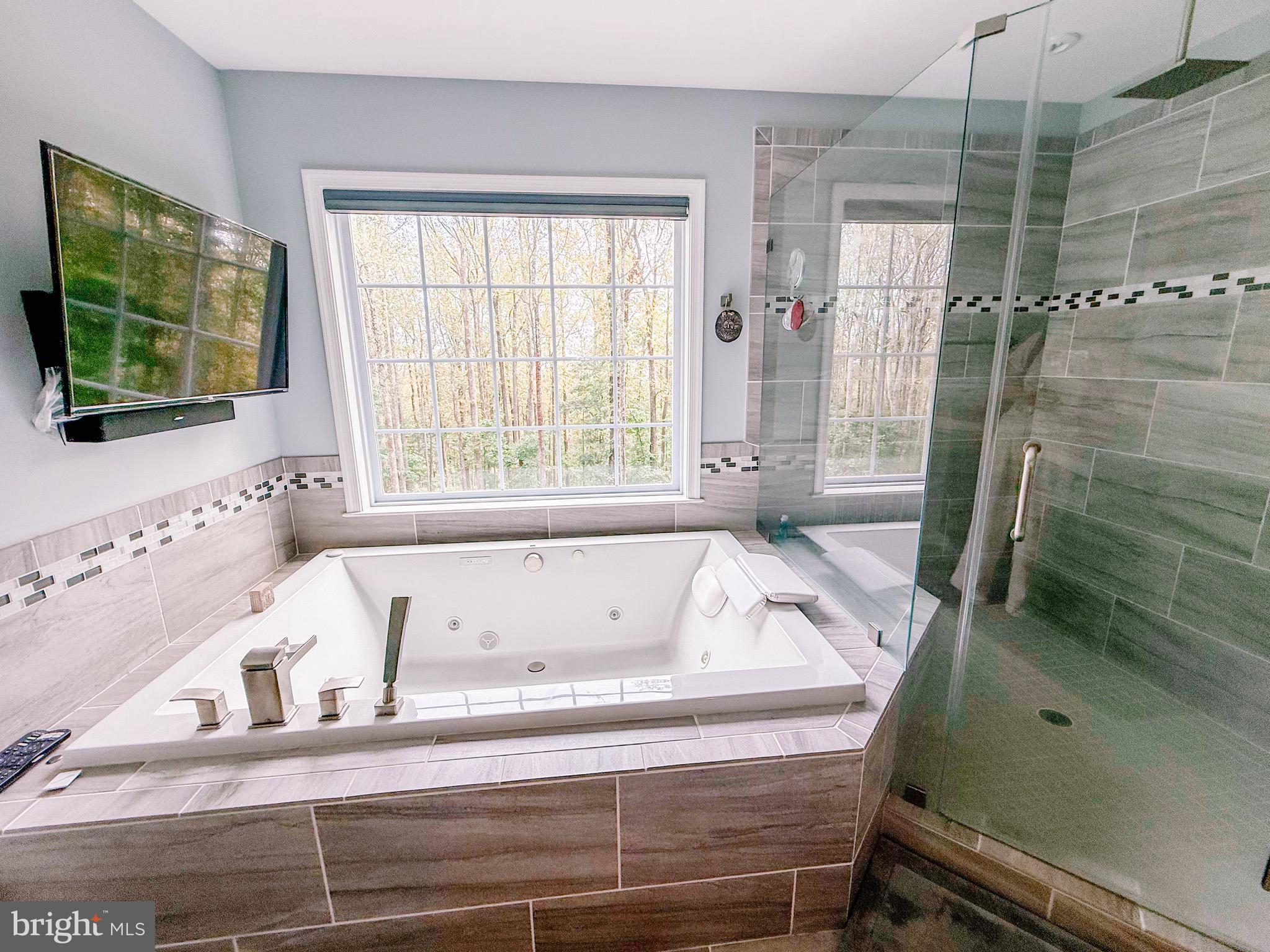 MOUNT PLEASANT EST - Residential