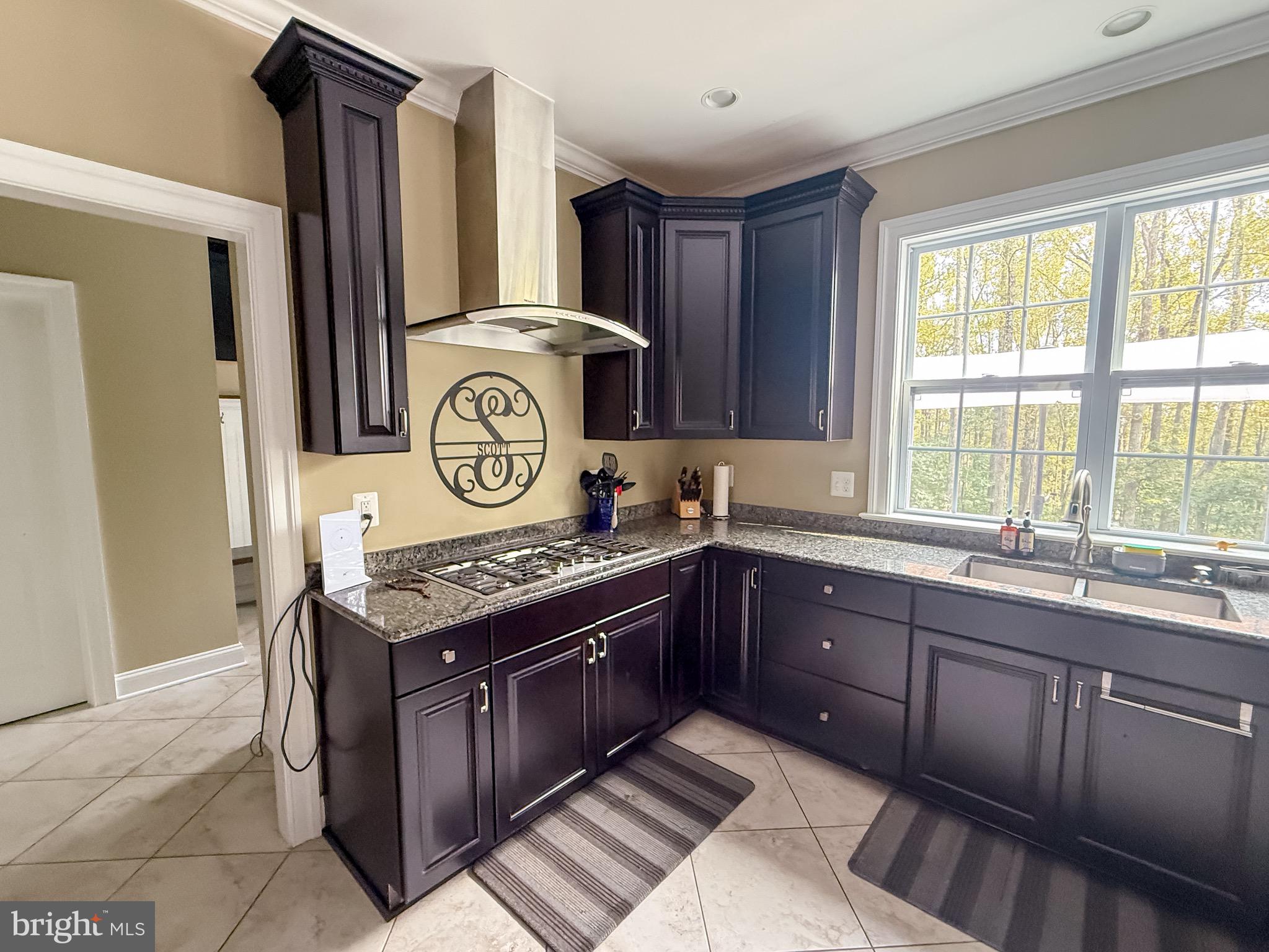 MOUNT PLEASANT EST - Residential