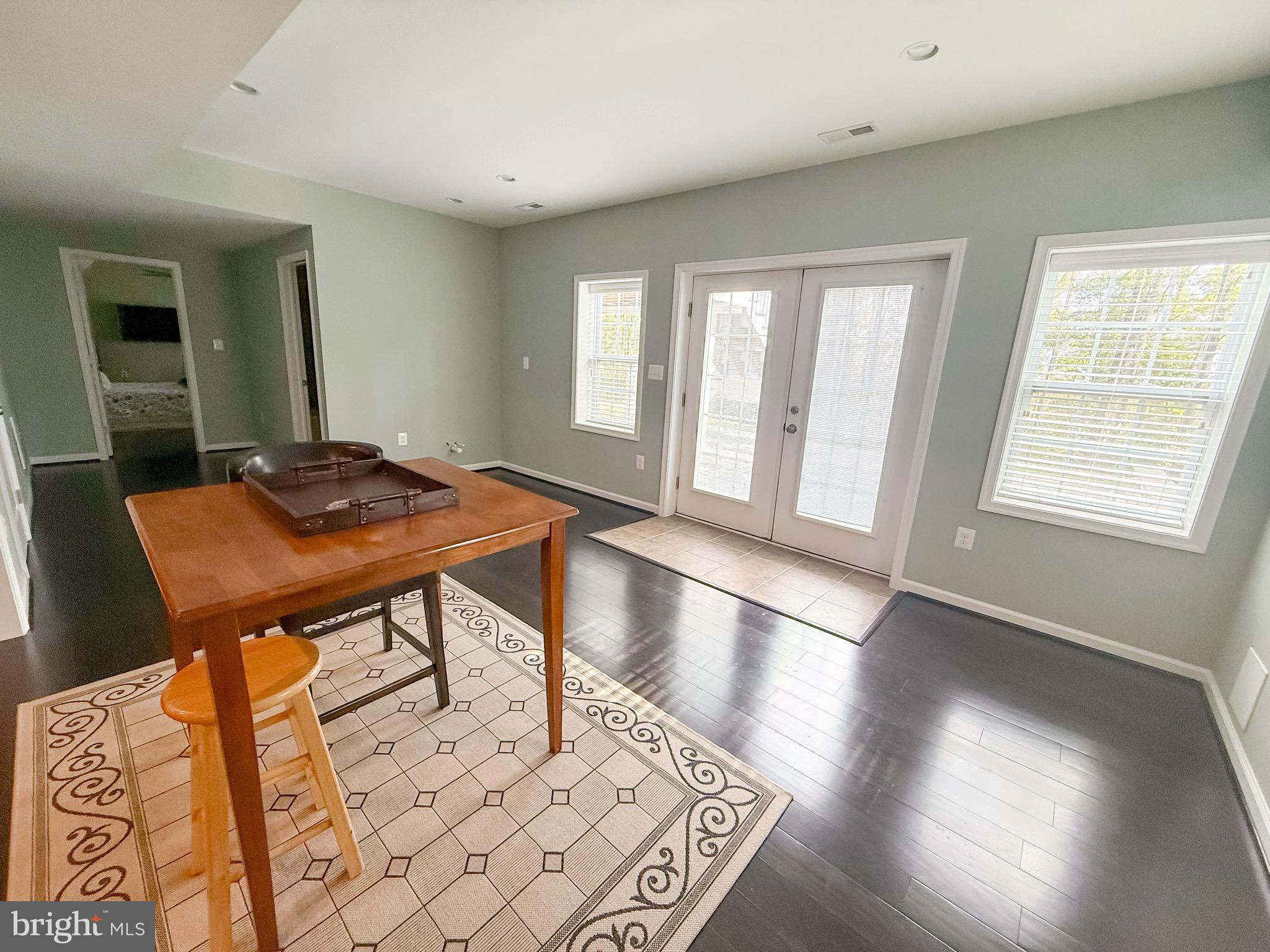 MOUNT PLEASANT EST - Residential