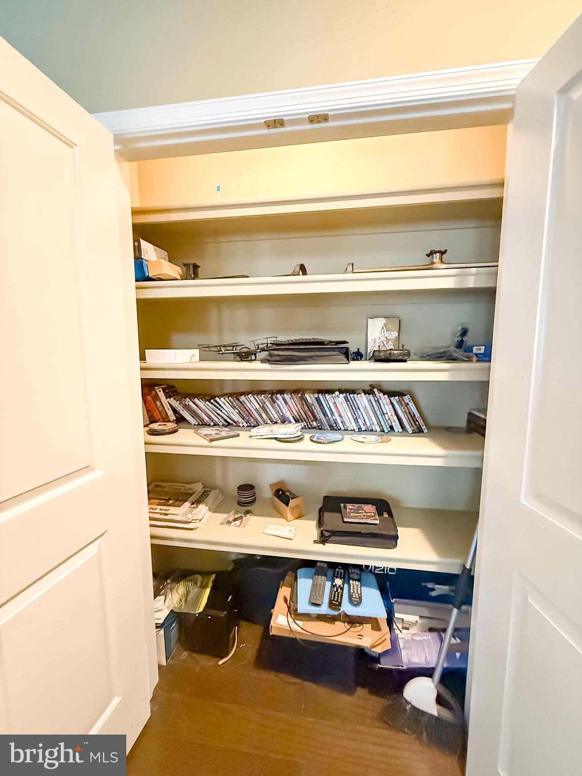 MOUNT PLEASANT EST - Residential