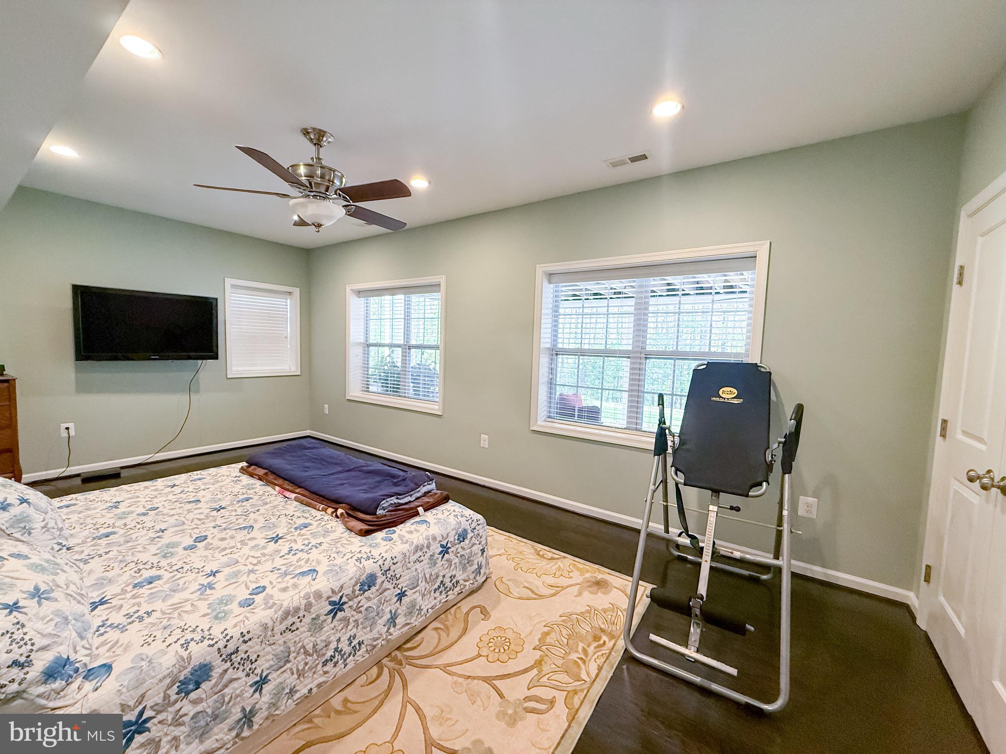 MOUNT PLEASANT EST - Residential