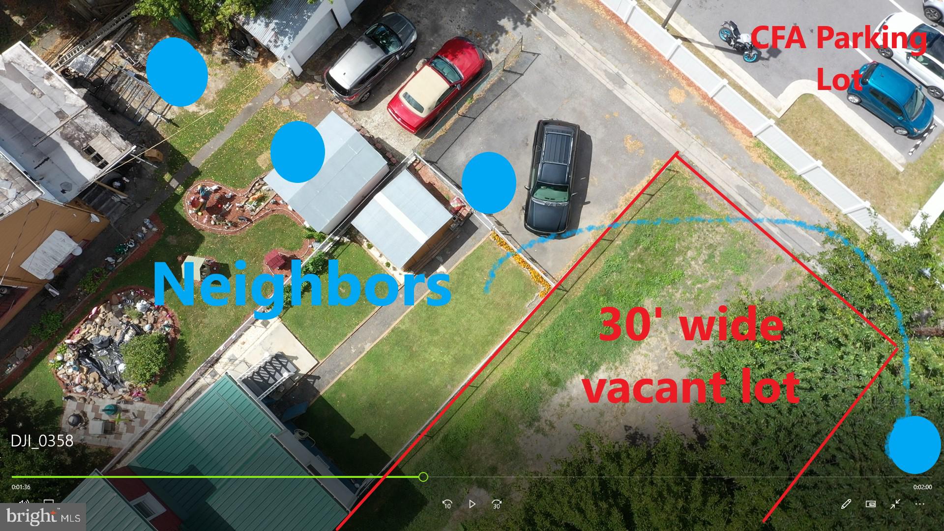 Main image without alt text