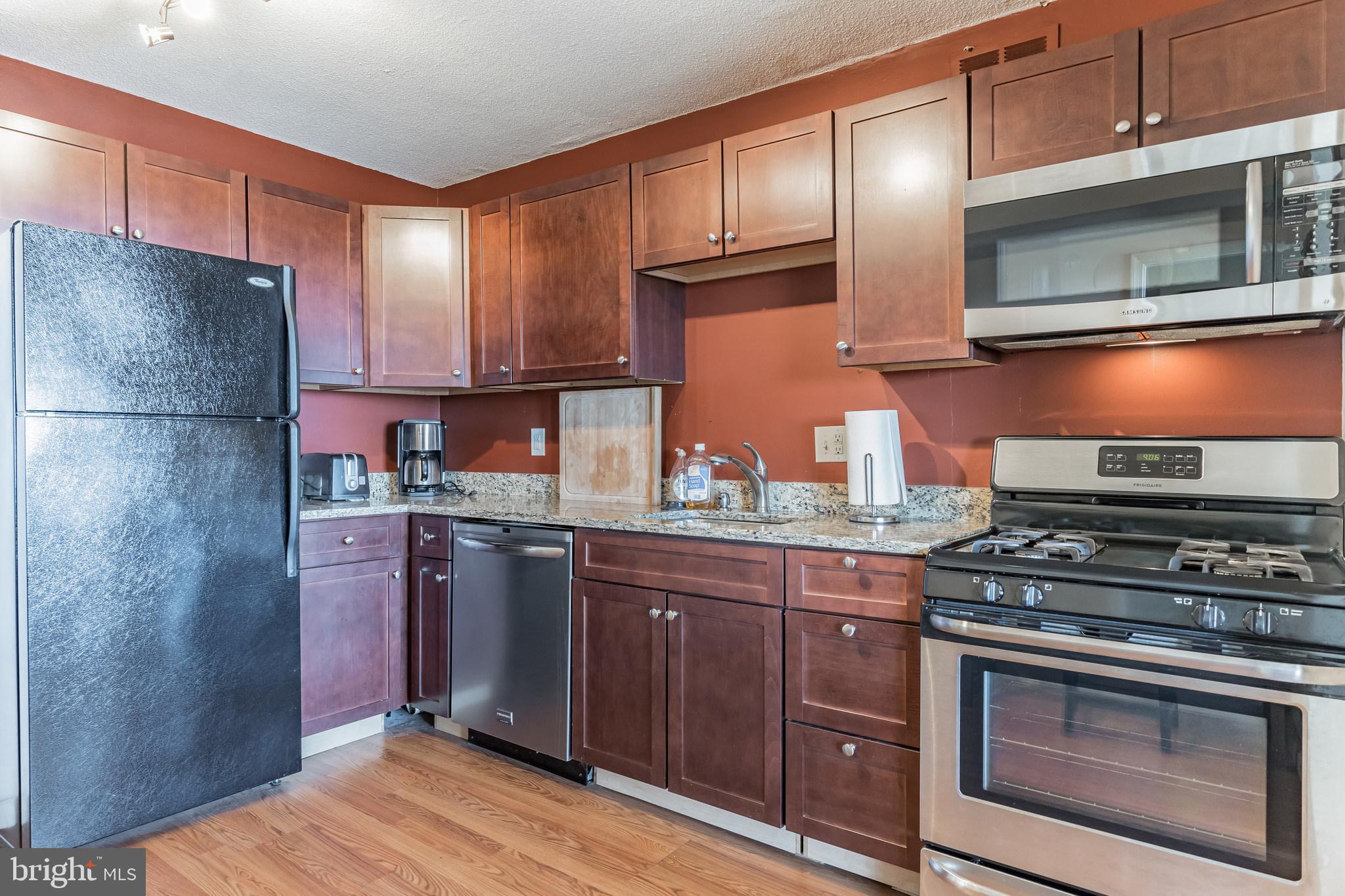 PRESIDENTIAL TOWERS - Residential