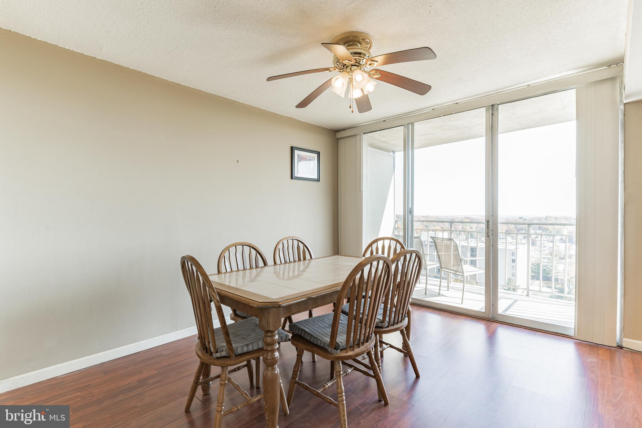 PRESIDENTIAL TOWERS - Residential