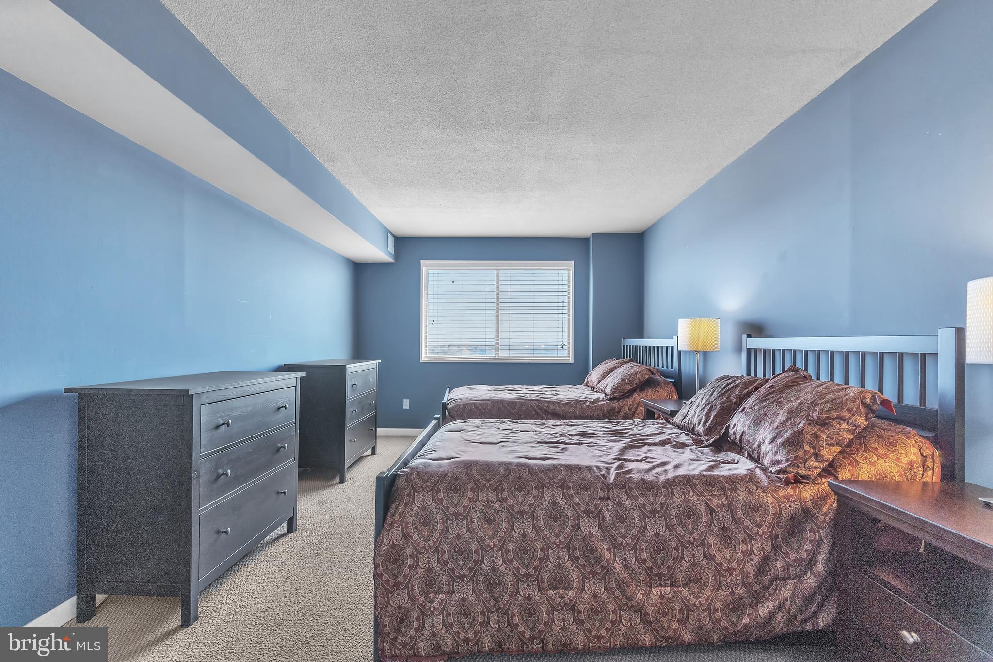 PRESIDENTIAL TOWERS - Residential