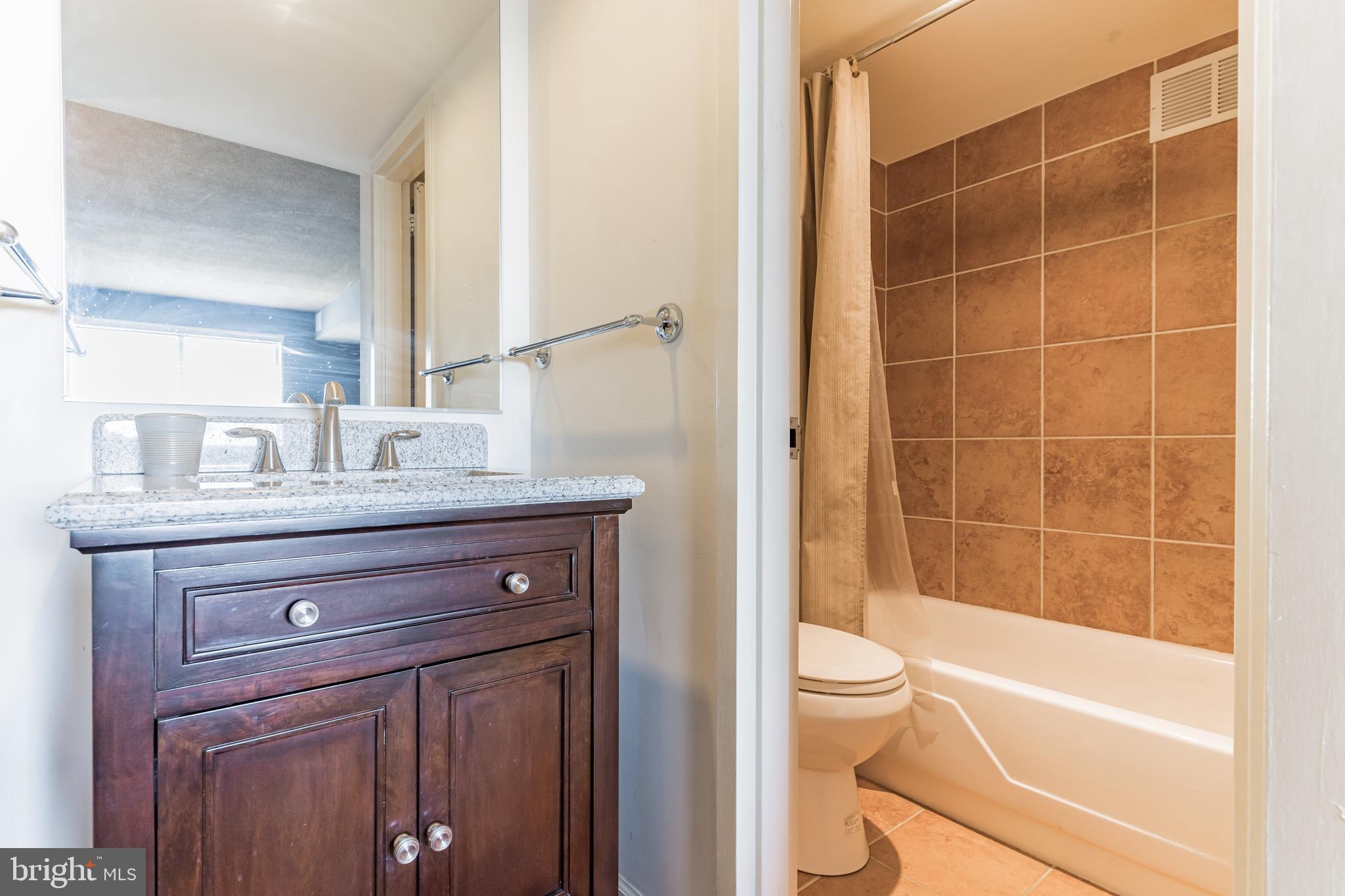 PRESIDENTIAL TOWERS - Residential