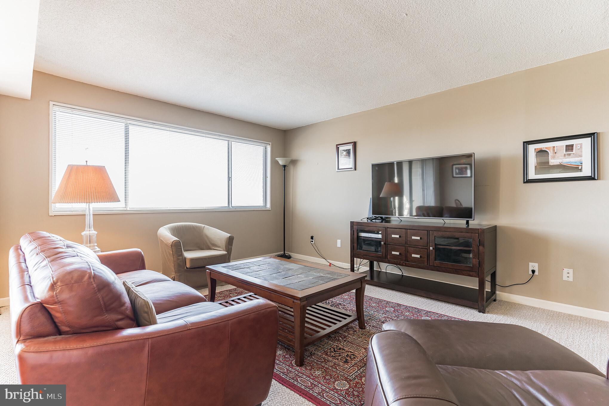 PRESIDENTIAL TOWERS - Residential