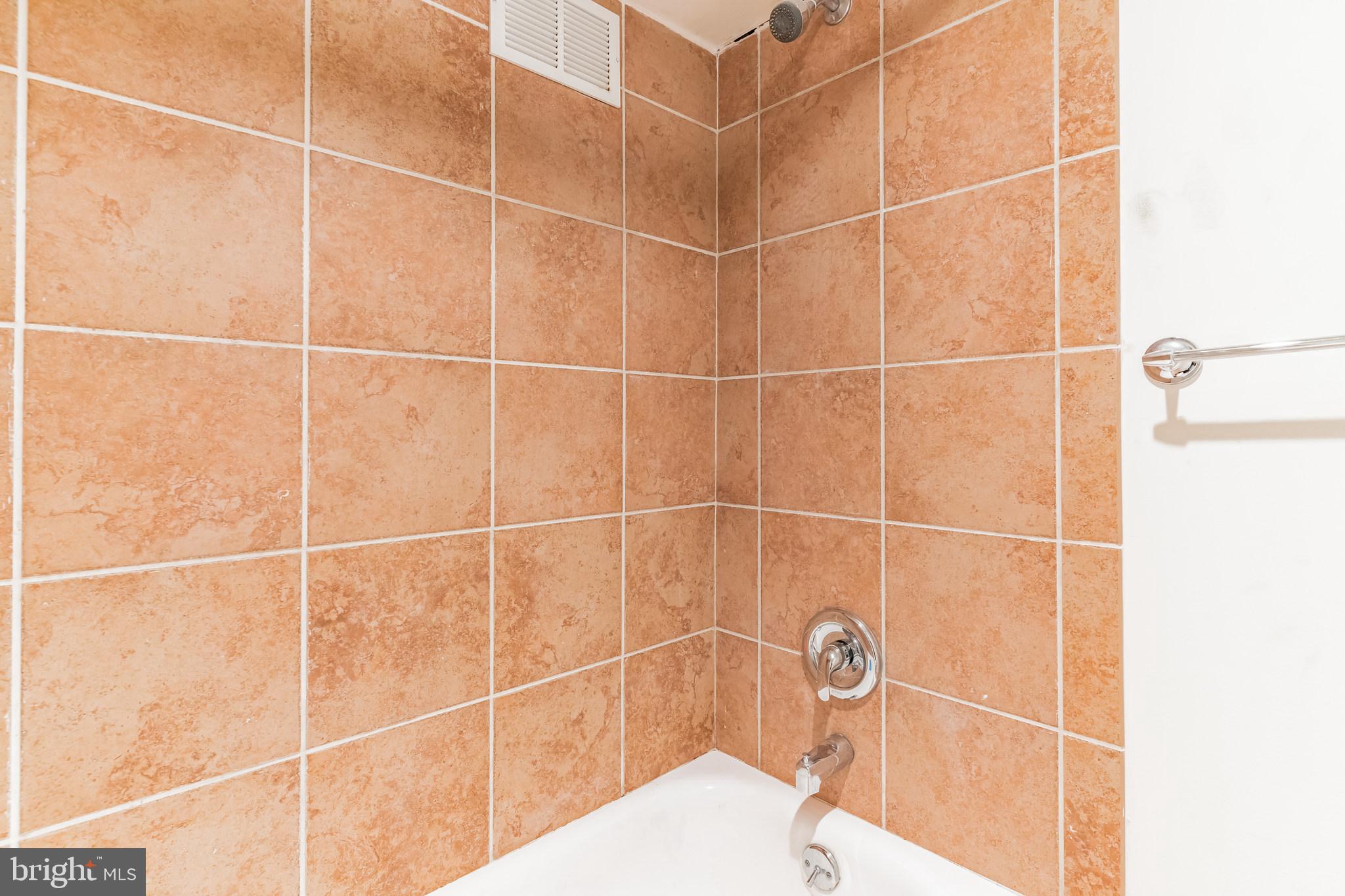 PRESIDENTIAL TOWERS - Residential