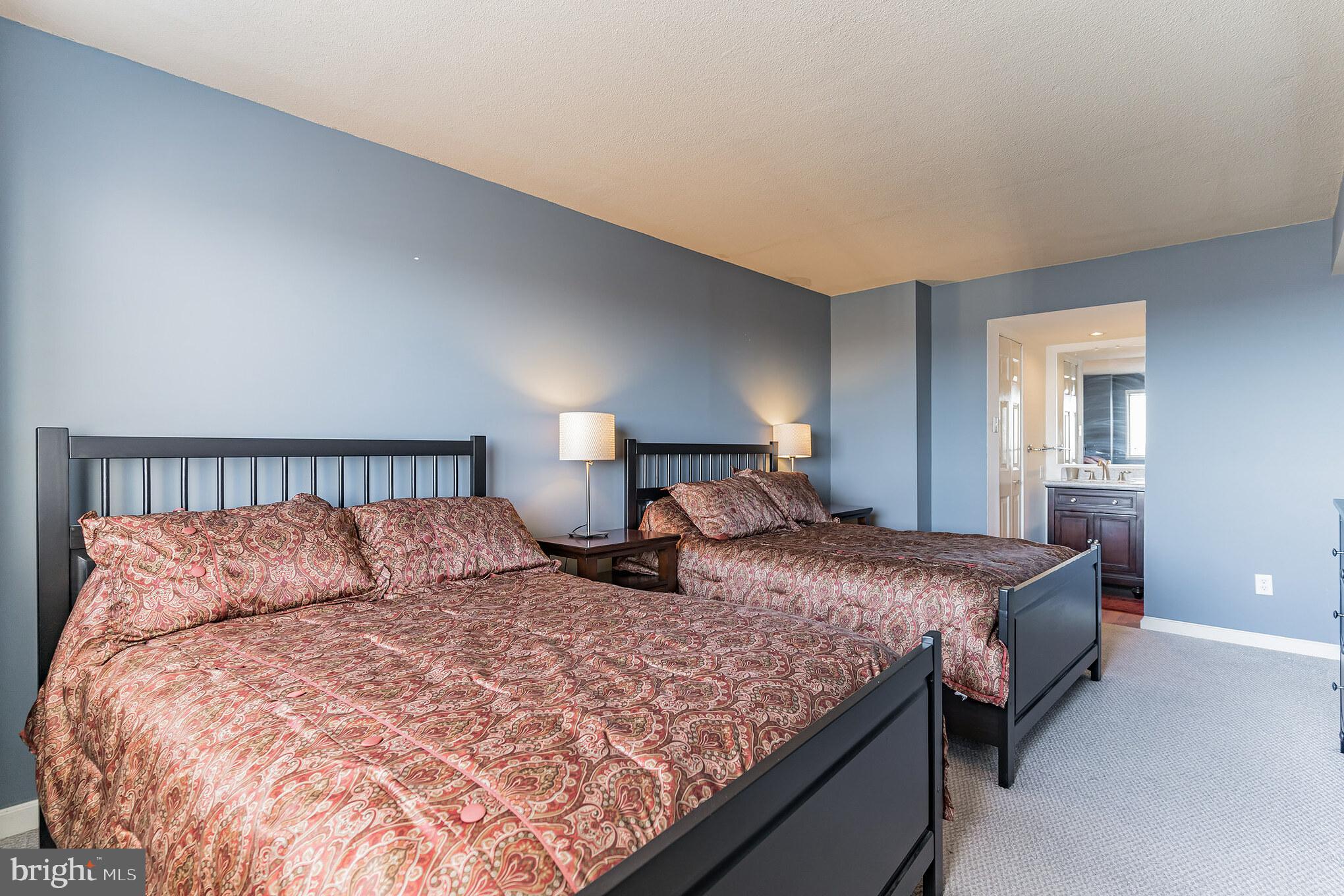 PRESIDENTIAL TOWERS - Residential