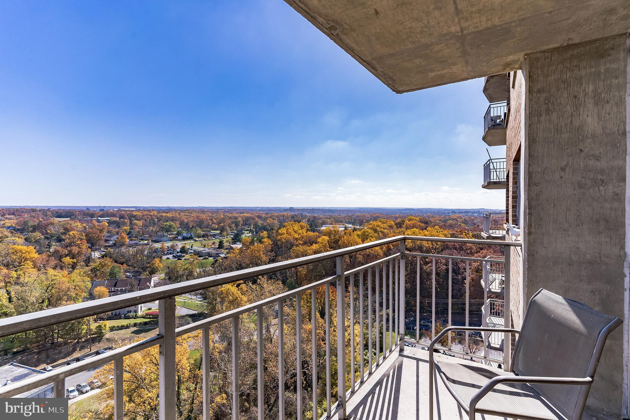 PRESIDENTIAL TOWERS - Residential