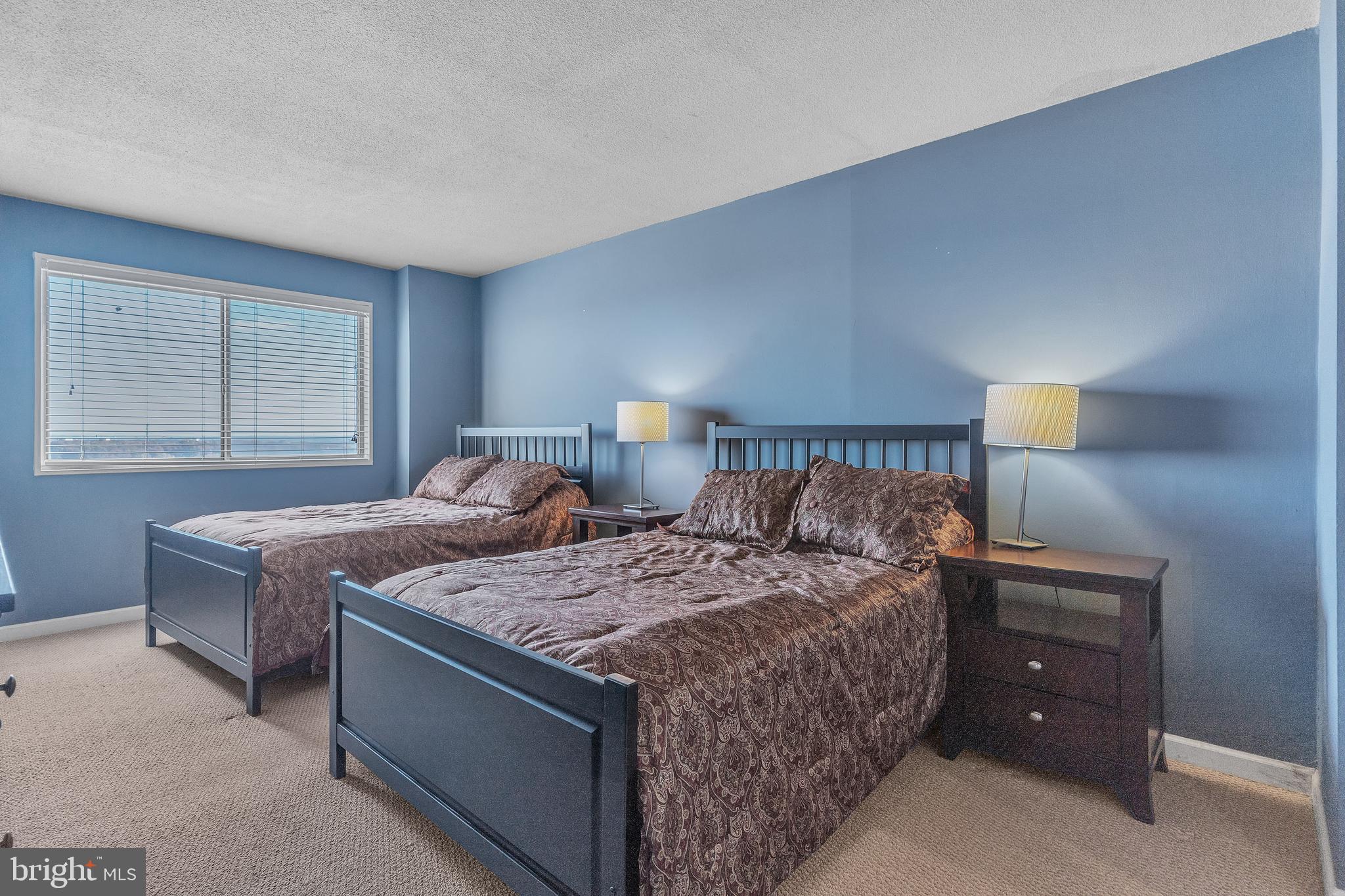 PRESIDENTIAL TOWERS - Residential