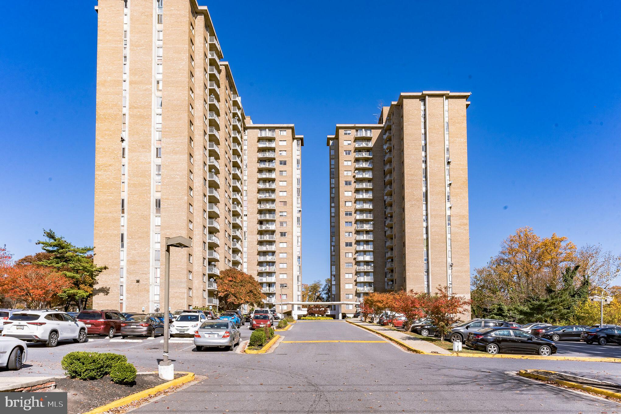 PRESIDENTIAL TOWERS - Residential