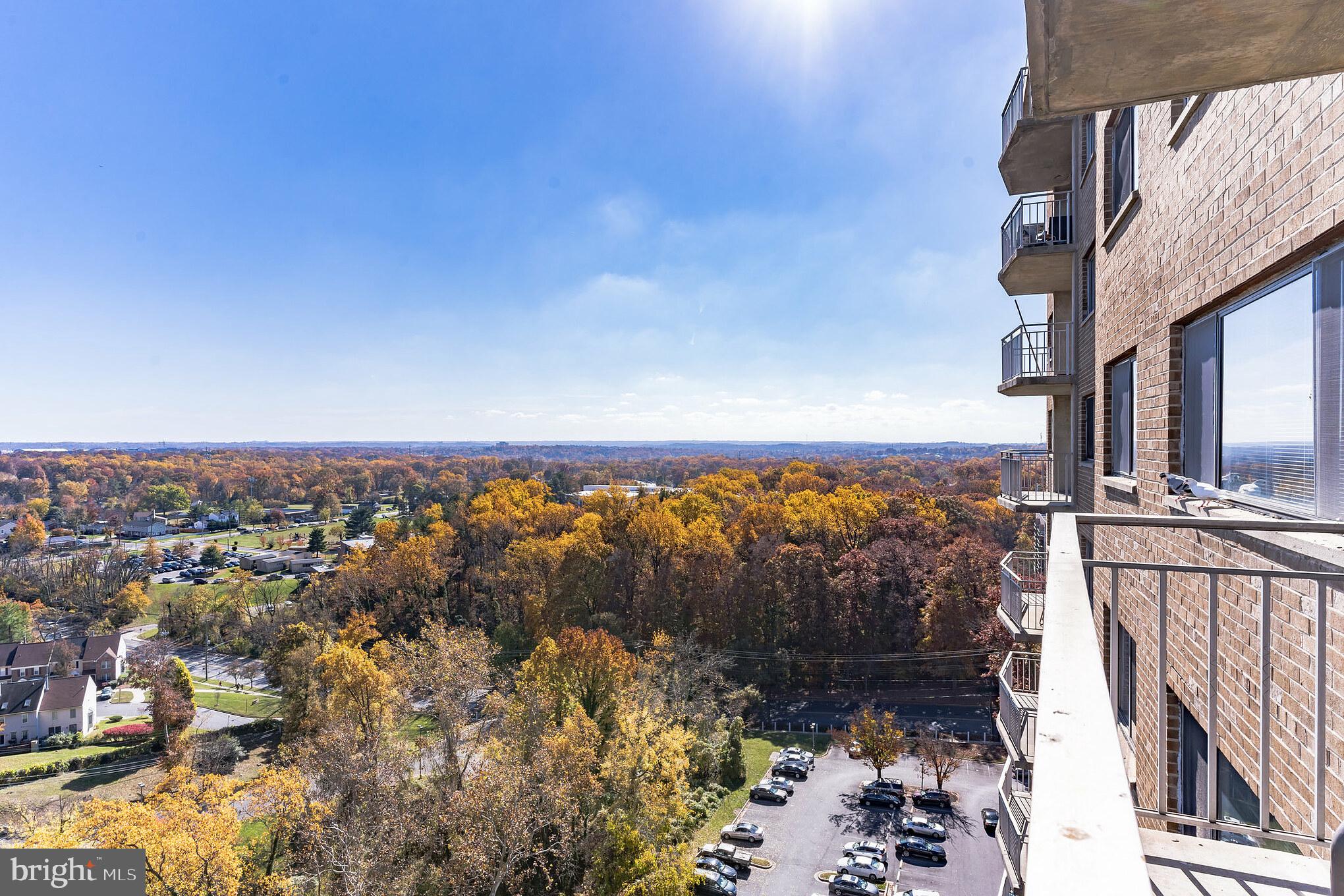 PRESIDENTIAL TOWERS - Residential