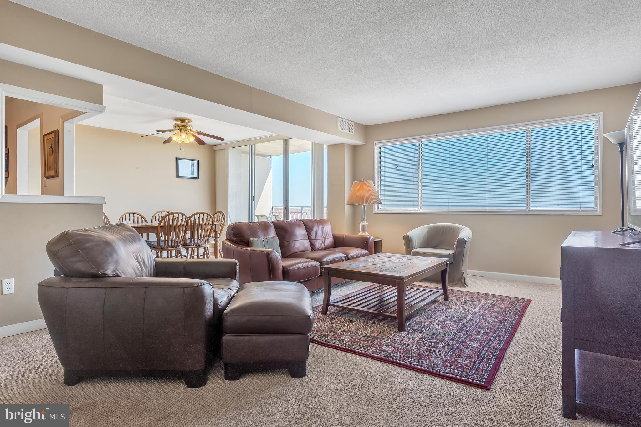 PRESIDENTIAL TOWERS - Residential