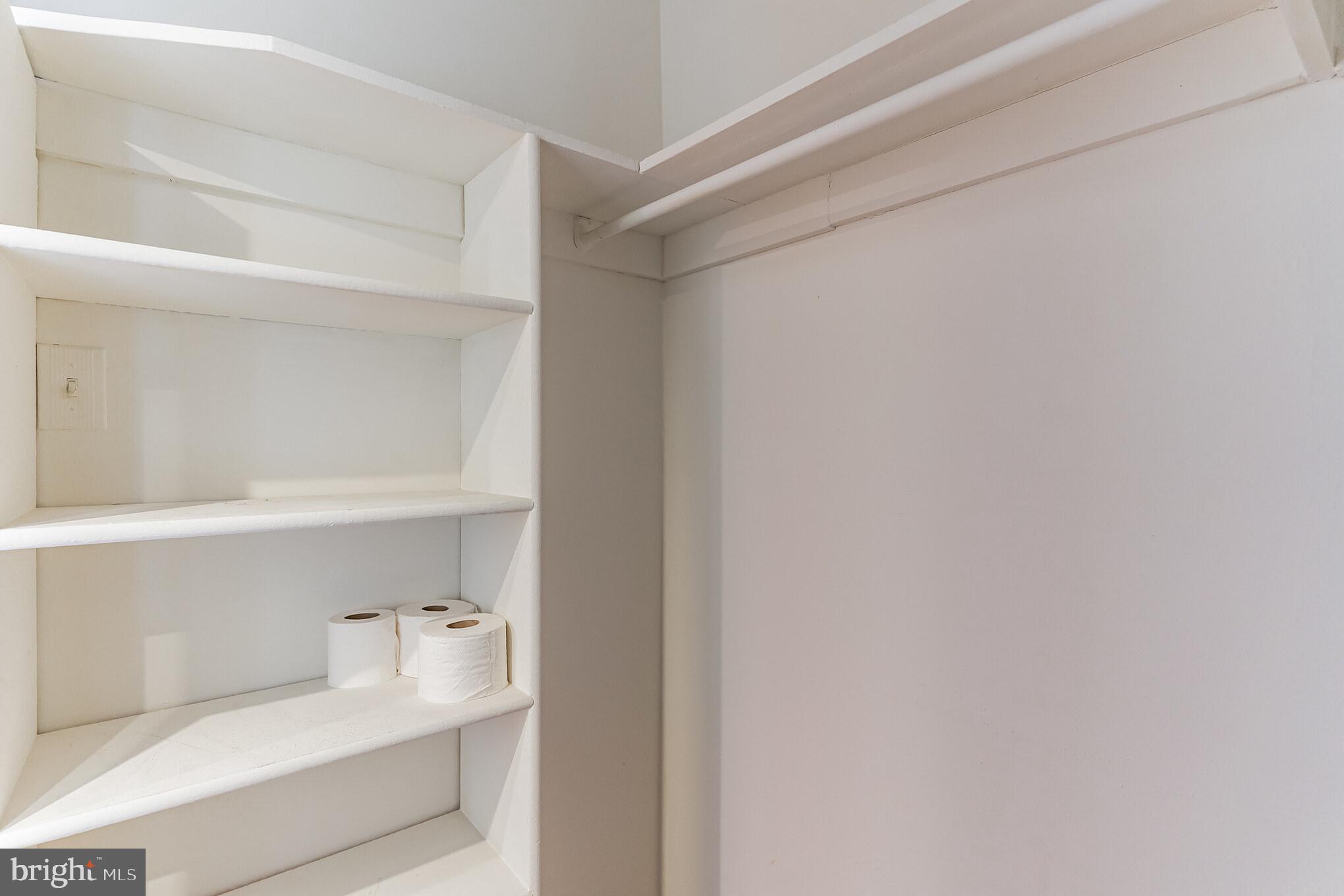 PRESIDENTIAL TOWERS - Residential