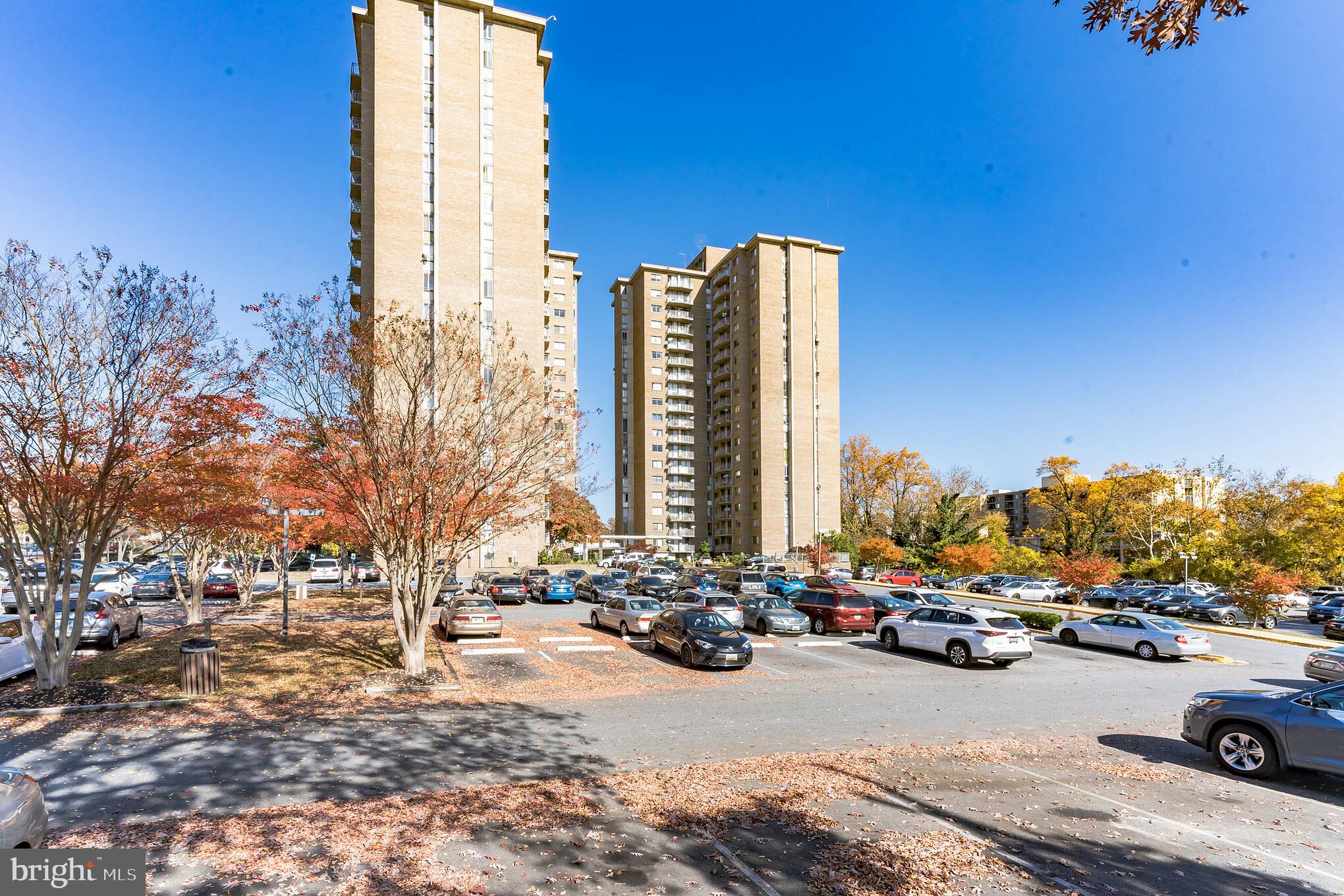 PRESIDENTIAL TOWERS - Residential