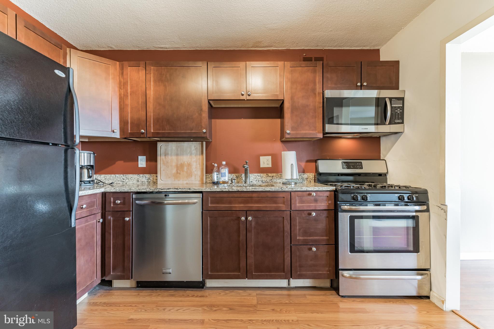 PRESIDENTIAL TOWERS - Residential