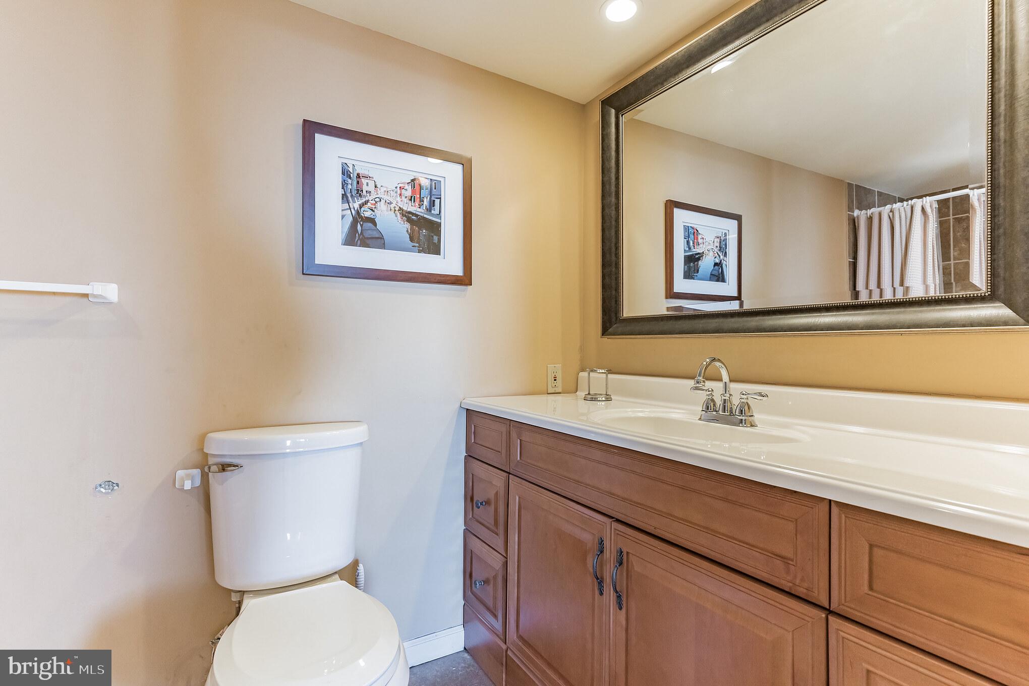 PRESIDENTIAL TOWERS - Residential