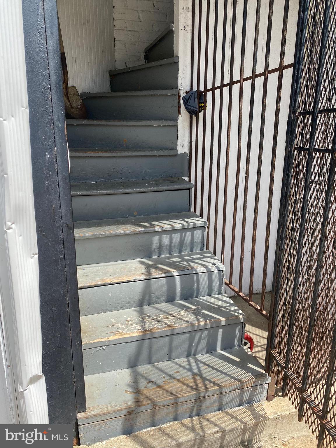 1223 HOLBROOK TERRACE NE