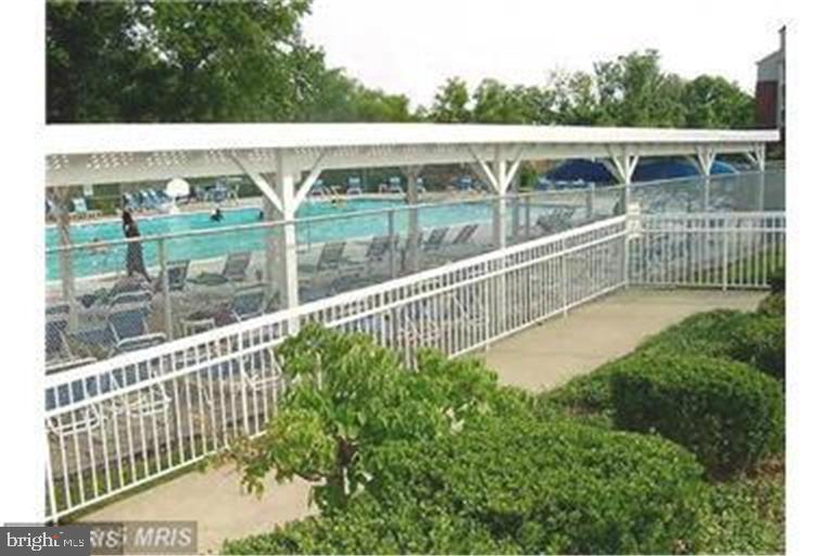 MCNAIR FARMS LANDBAY - Residential Lease