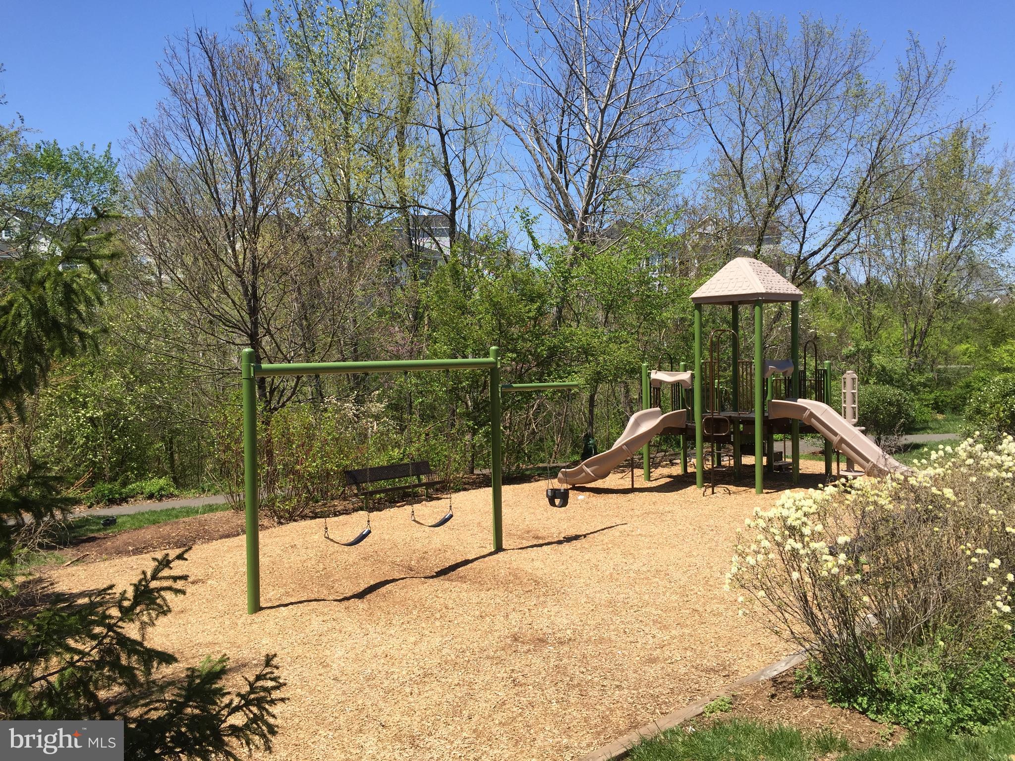 MCNAIR FARMS LANDBAY - Residential Lease