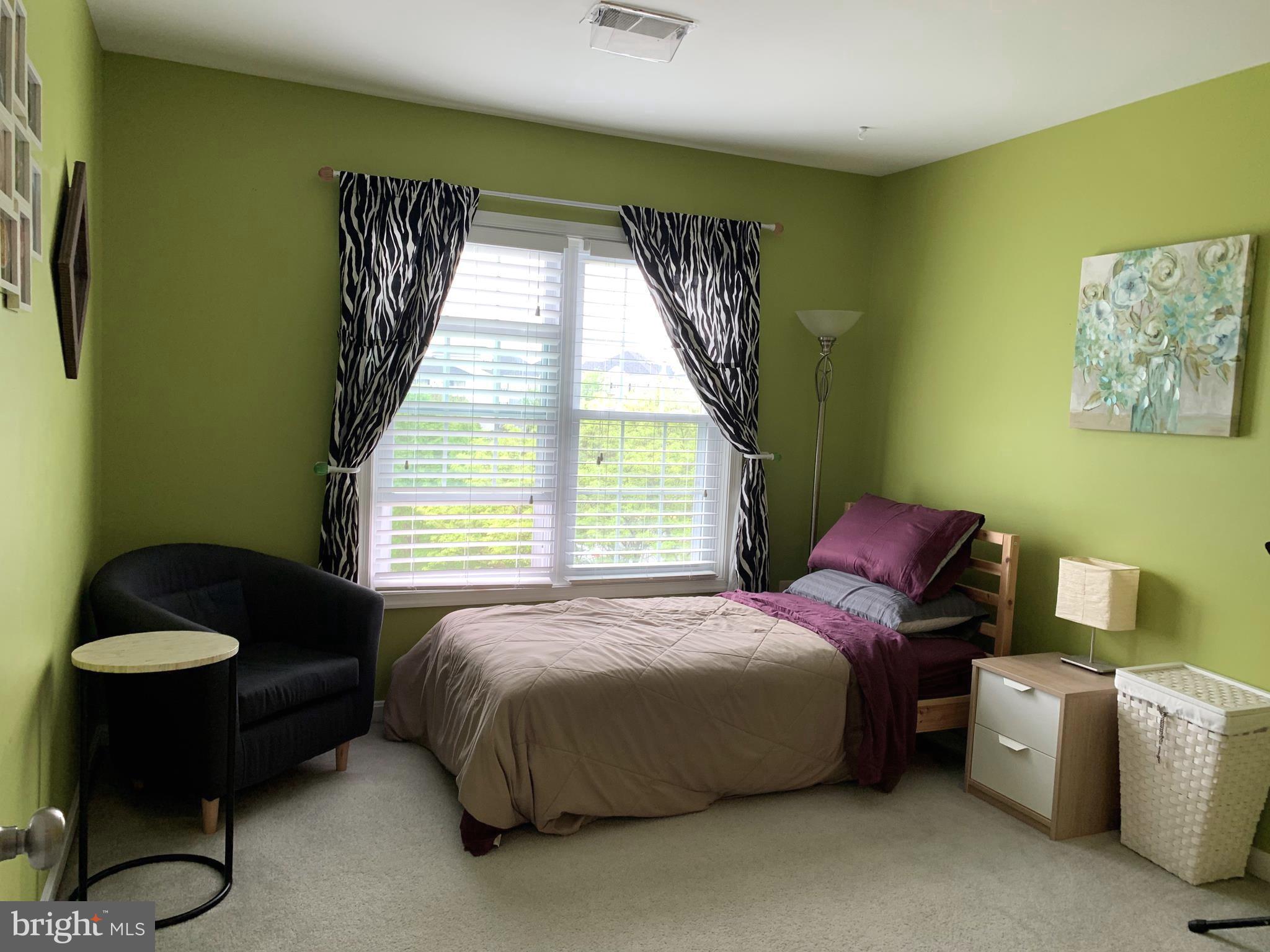 MCNAIR FARMS LANDBAY - Residential Lease