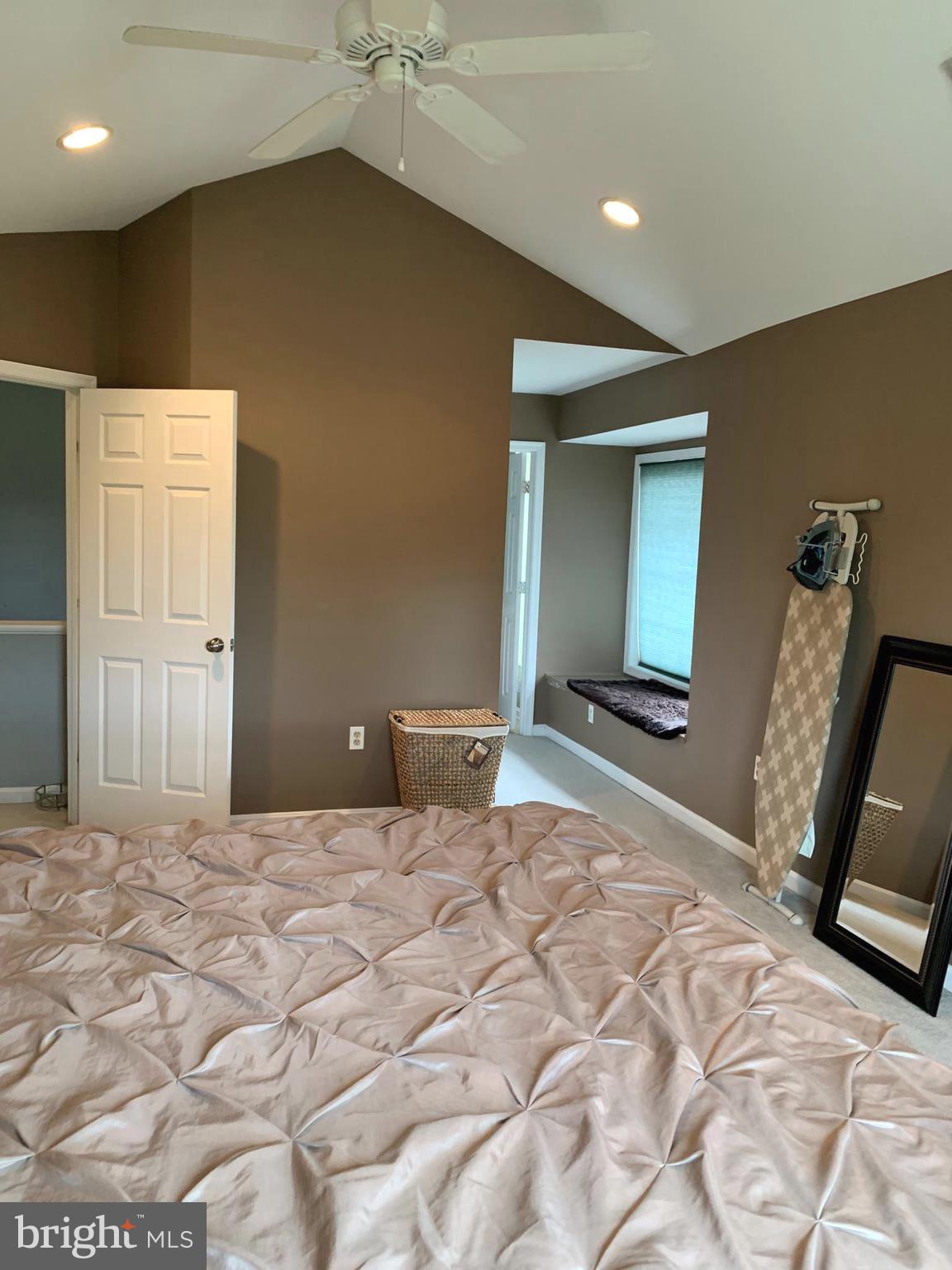 MCNAIR FARMS LANDBAY - Residential Lease