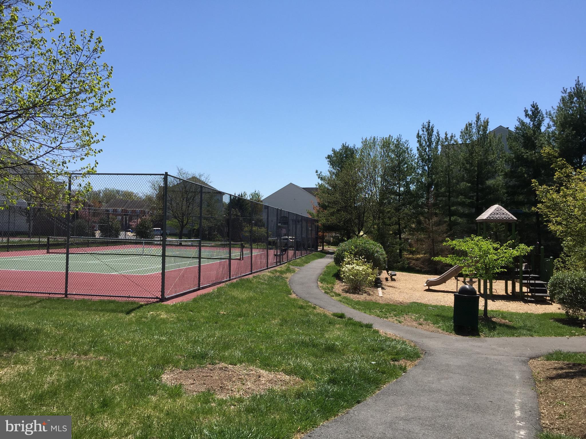 MCNAIR FARMS LANDBAY - Residential Lease