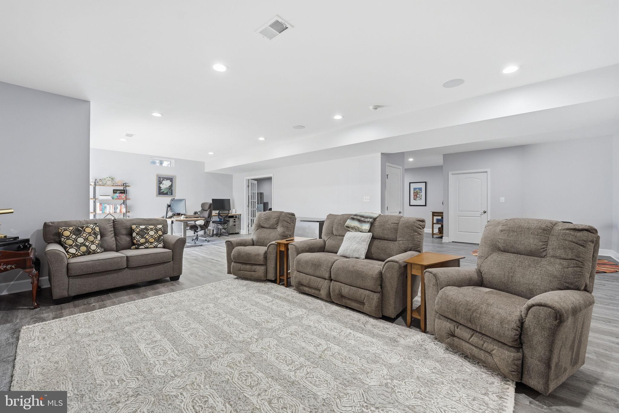 WOODLAND FARMS - Residential