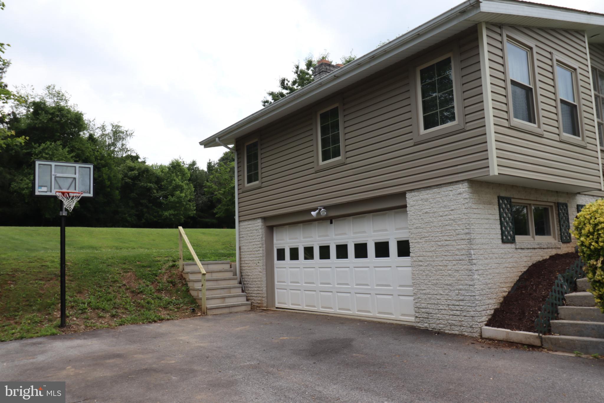 WEST MANHEIM - Residential