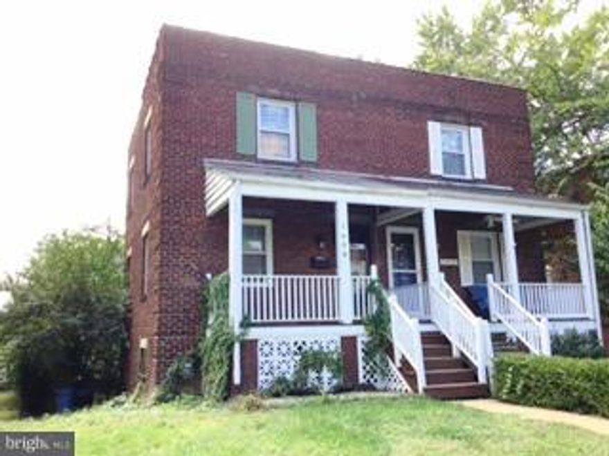 Location! Location!!! House located between King Street and Braddock Metros. 2BR; 2 Full Baths, 3 levels. Finished walkout lower level with full bath. Hardwood on main and upper. No smoking inside.