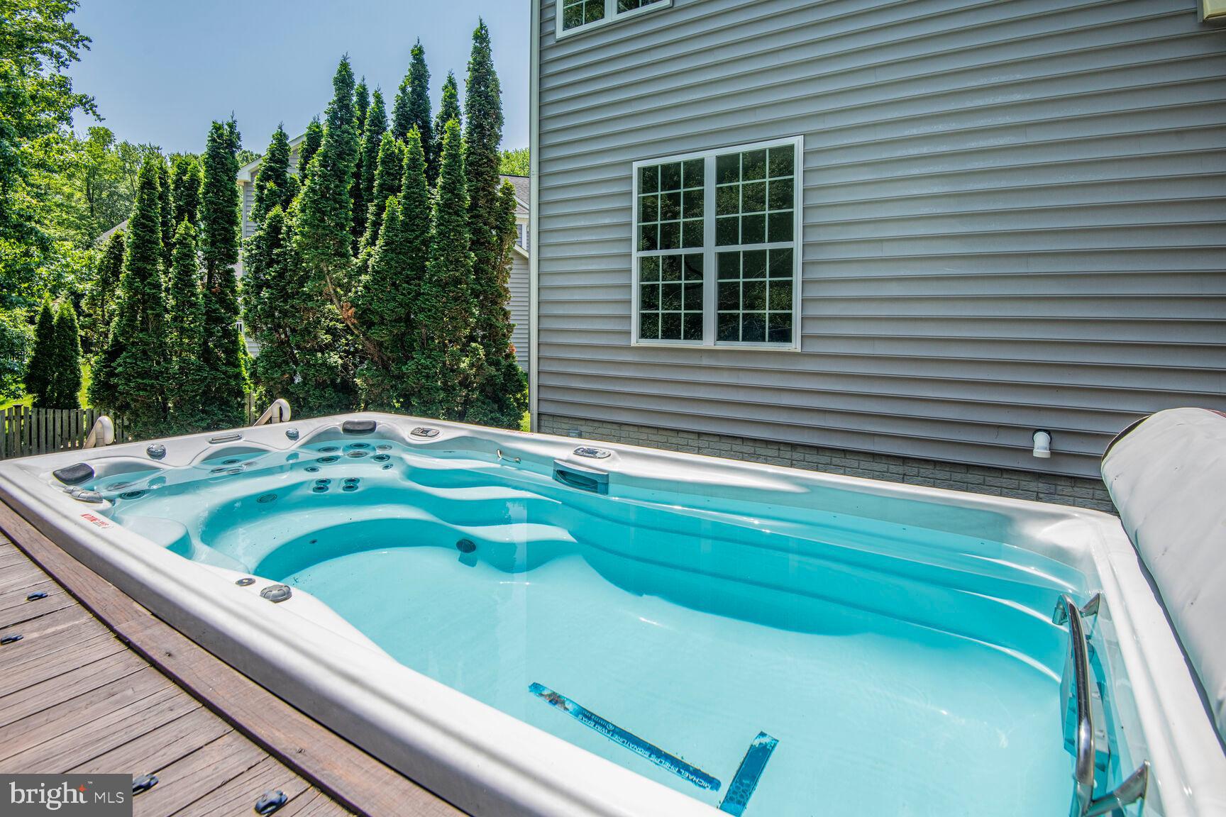 TRITON WOODS - Residential