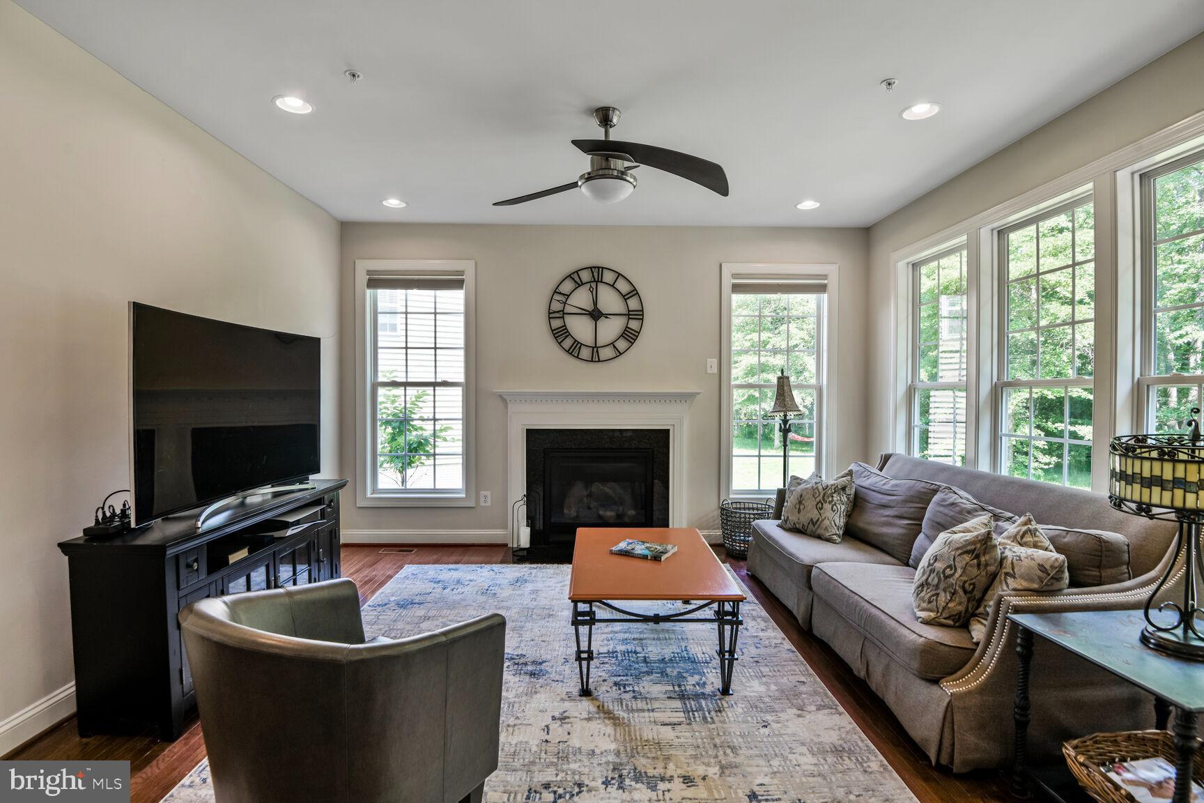 TRITON WOODS - Residential