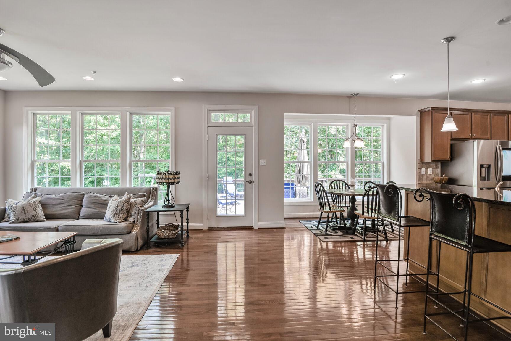 TRITON WOODS - Residential