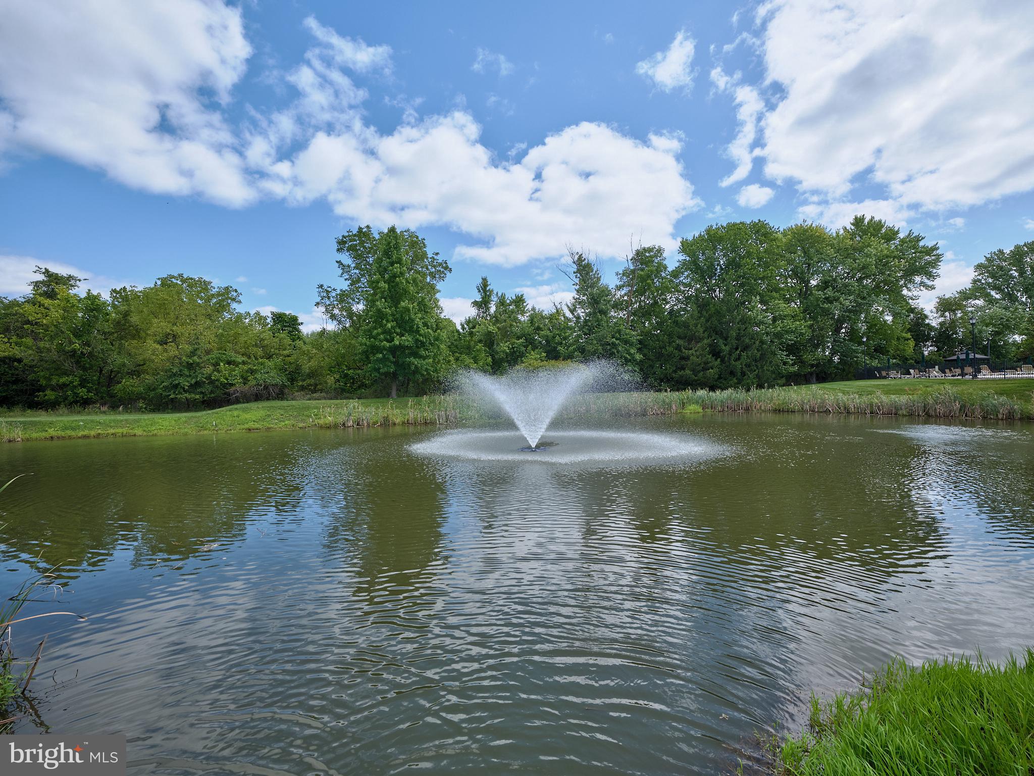 HERITAGE CR ESTS - Residential