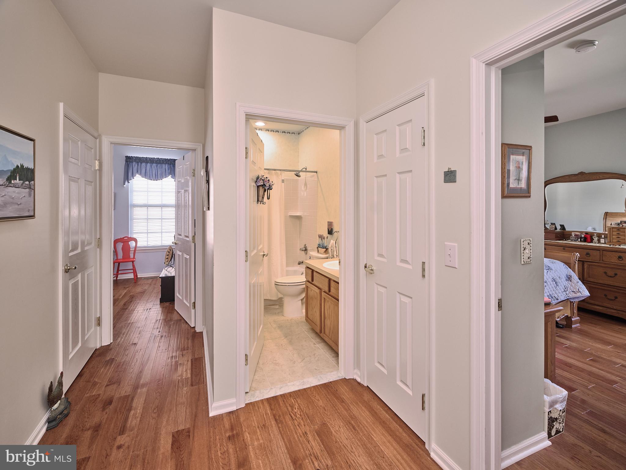 HERITAGE CR ESTS - Residential