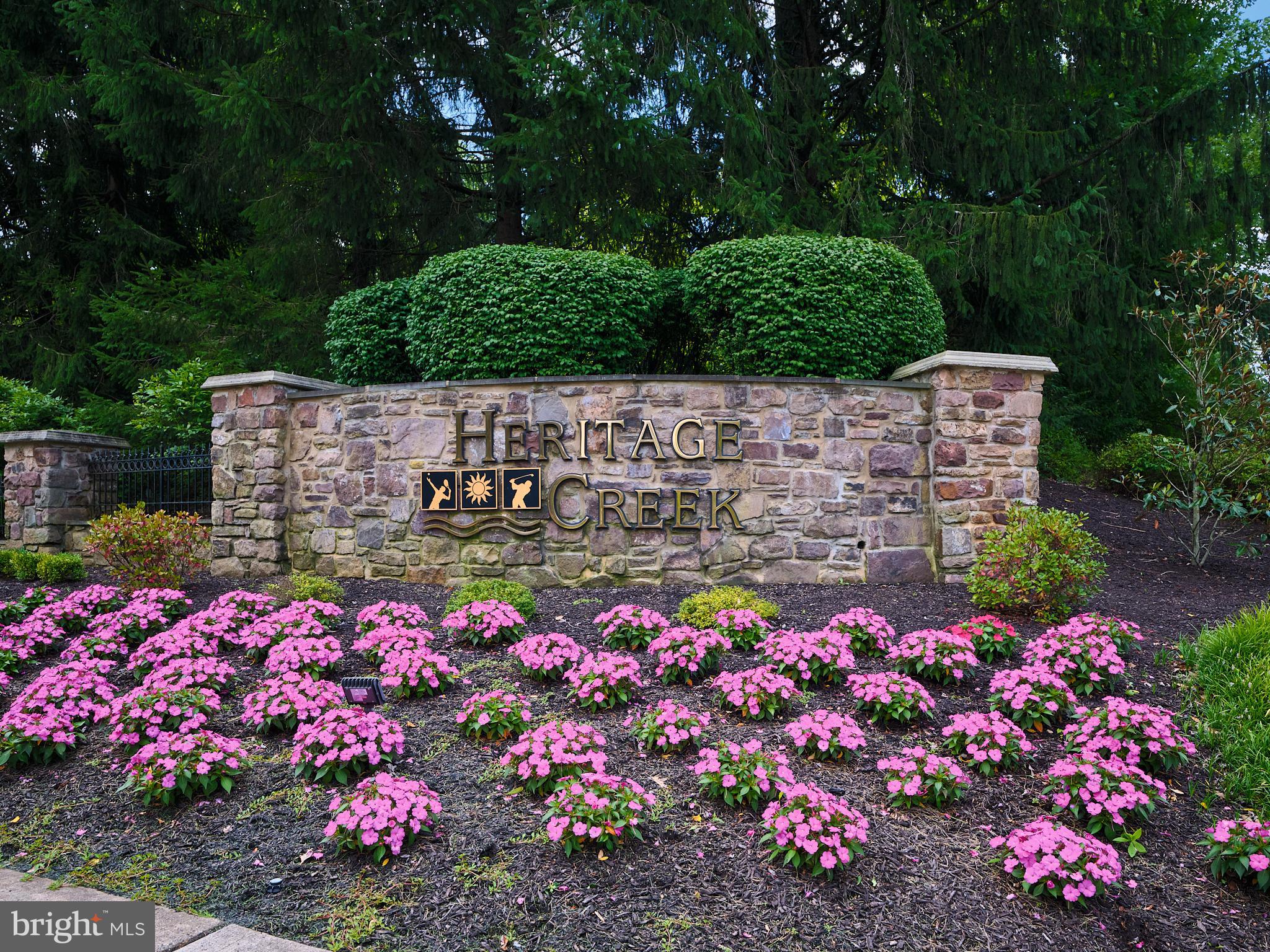 HERITAGE CR ESTS - Residential