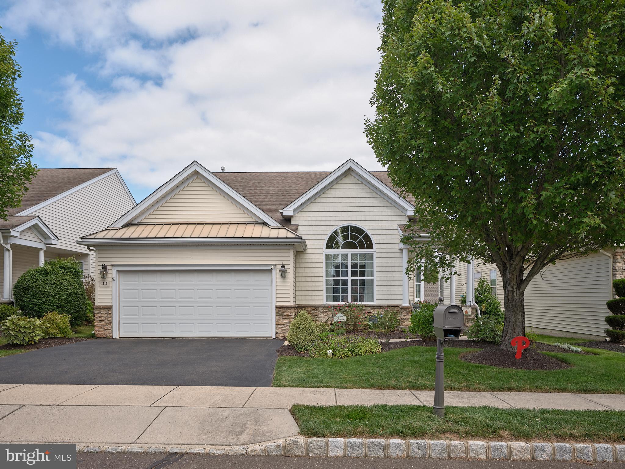 HERITAGE CR ESTS - Residential