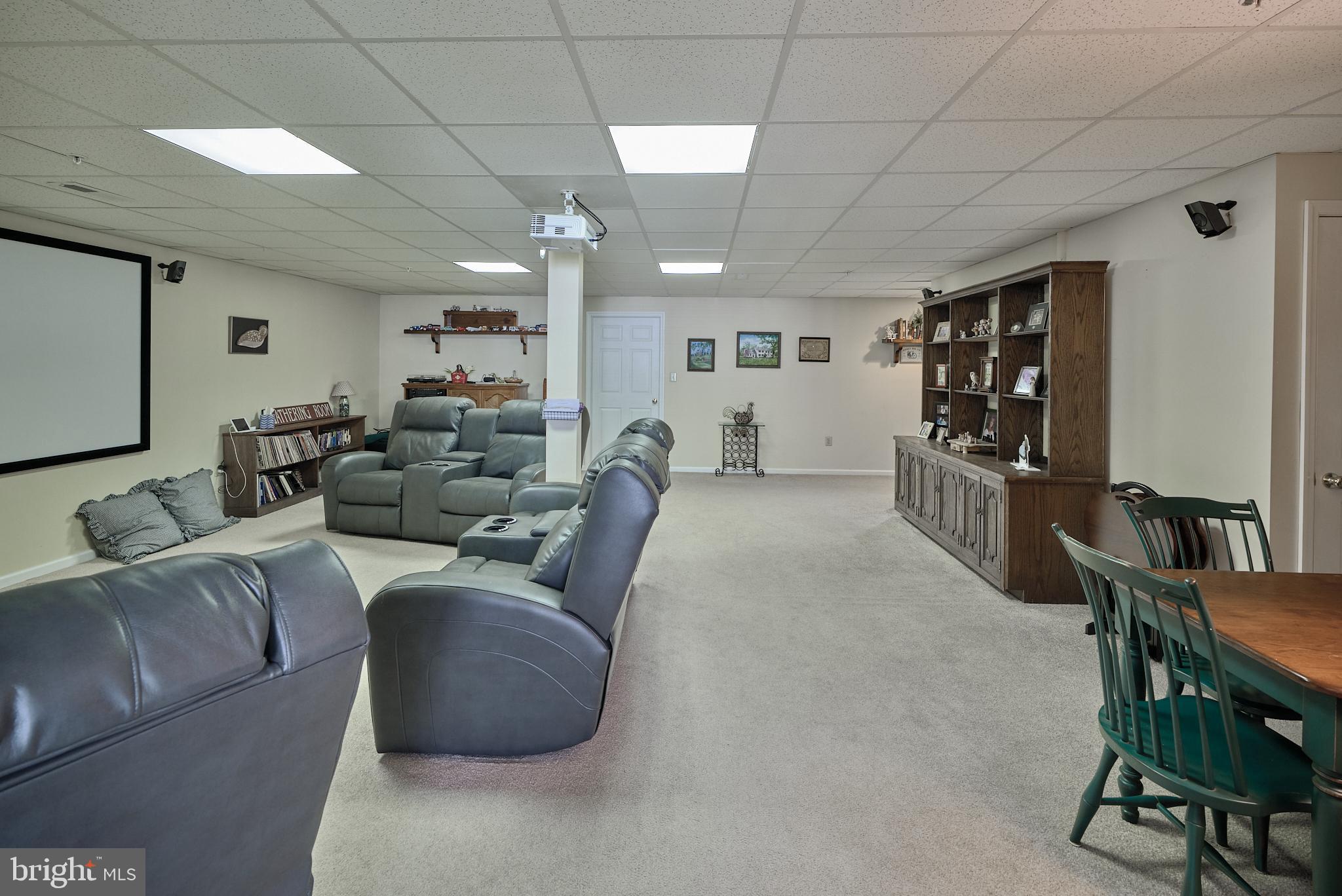 HERITAGE CR ESTS - Residential