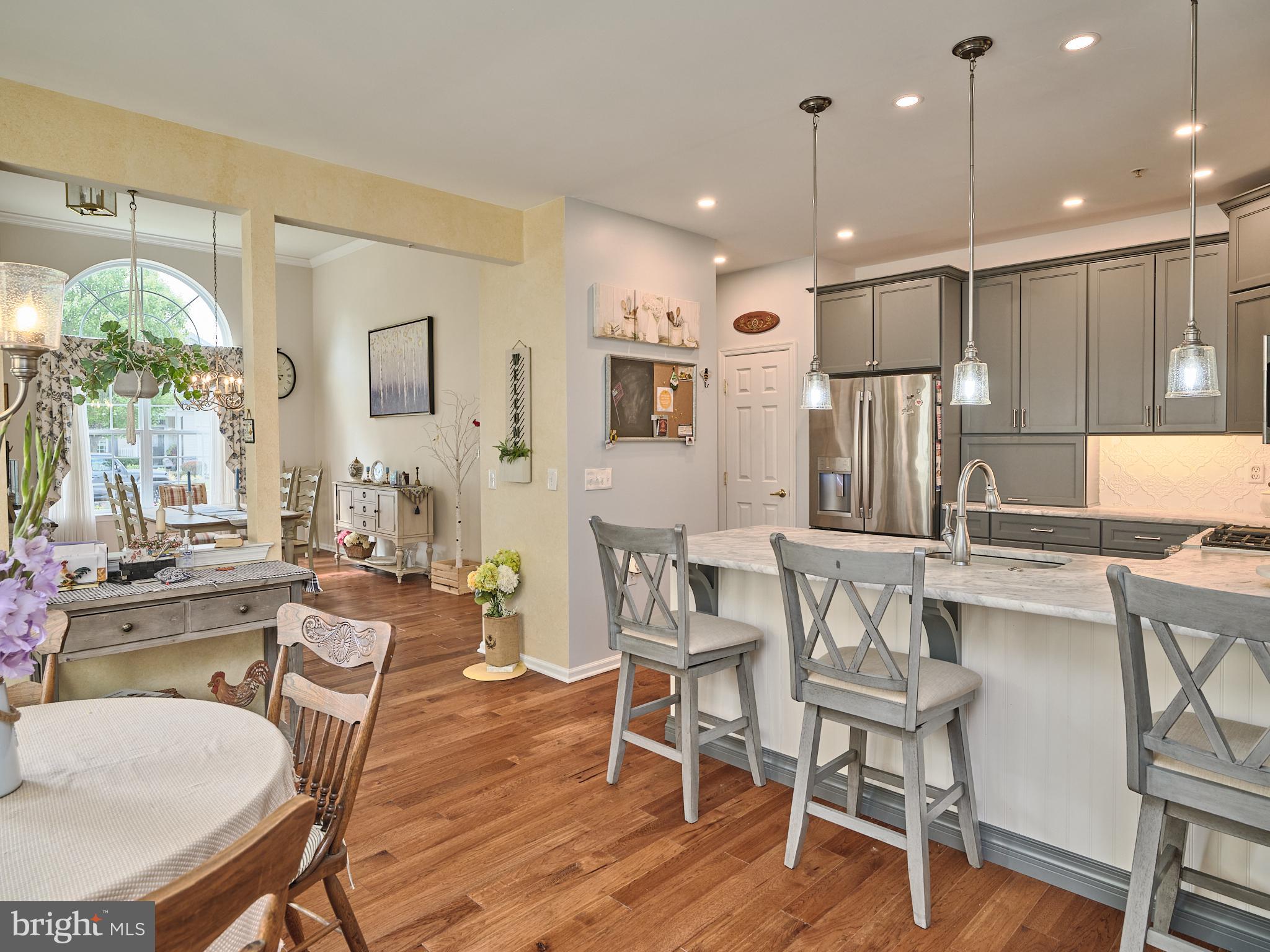 HERITAGE CR ESTS - Residential