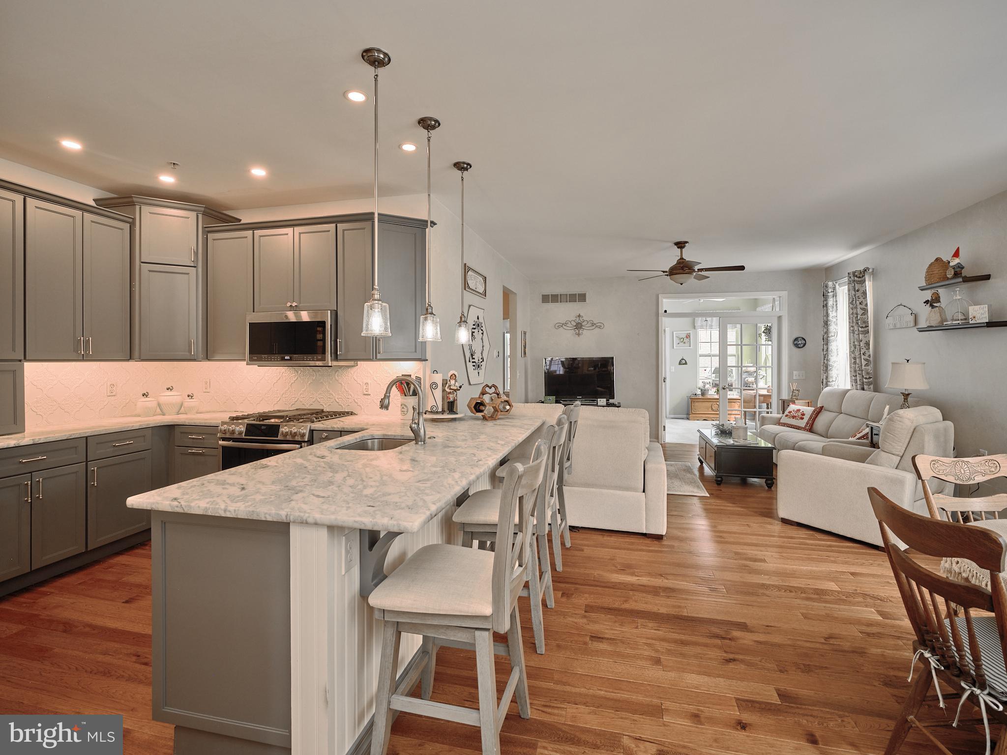 HERITAGE CR ESTS - Residential