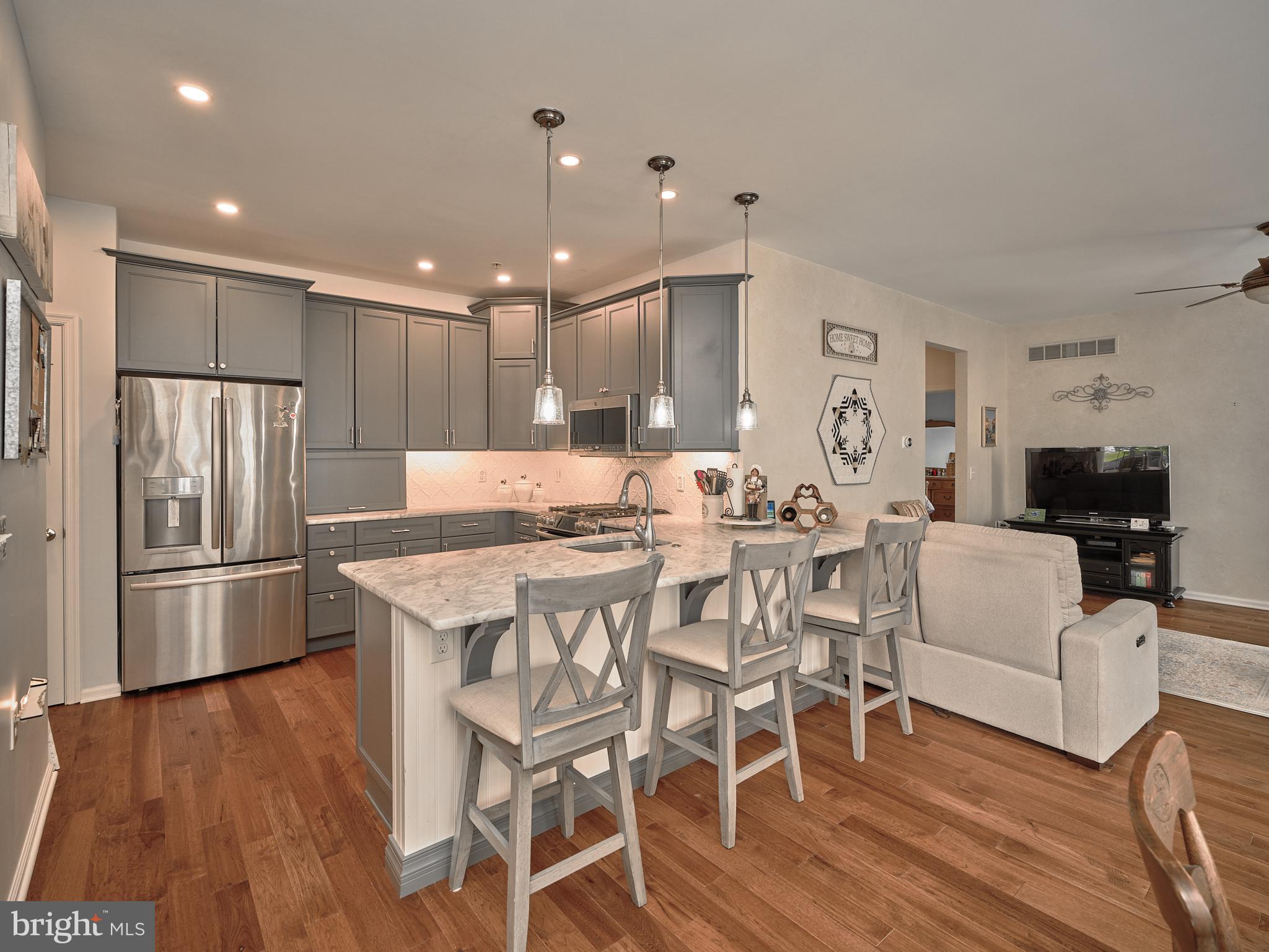 HERITAGE CR ESTS - Residential