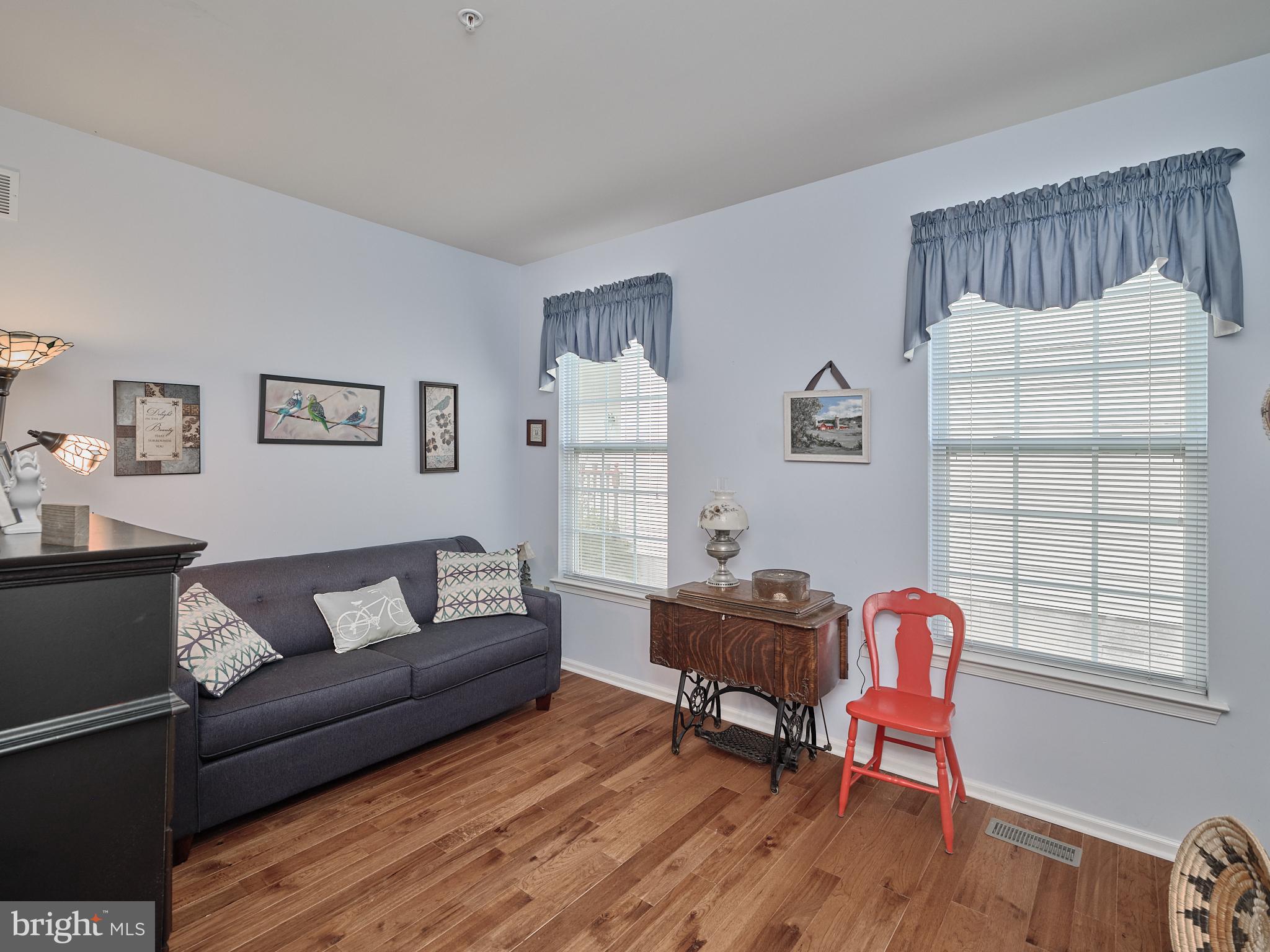 HERITAGE CR ESTS - Residential