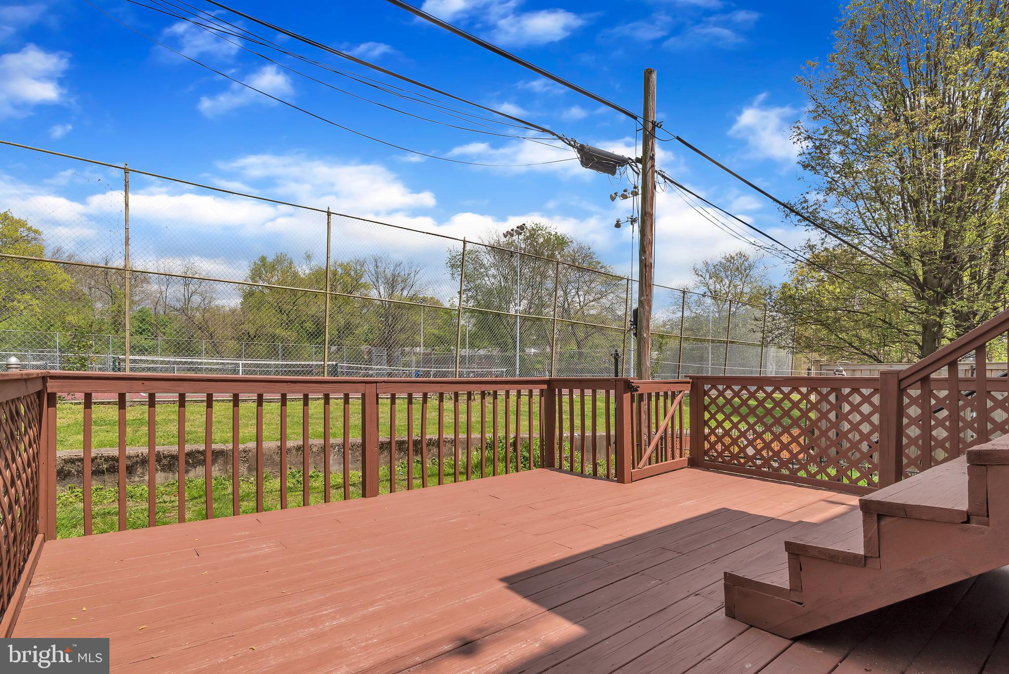CHESTNUT HILL - Residential