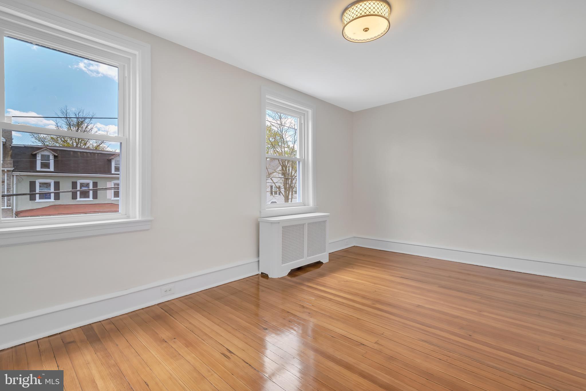 CHESTNUT HILL - Residential