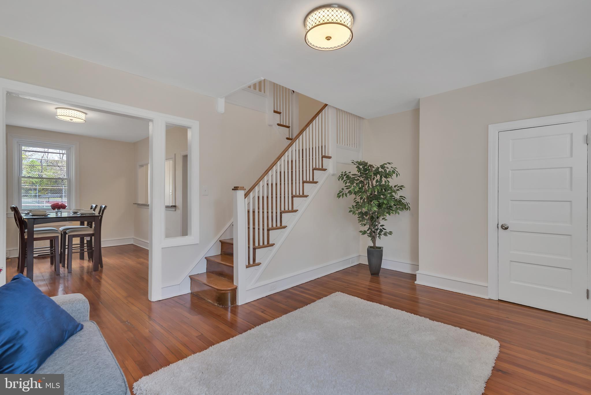 CHESTNUT HILL - Residential