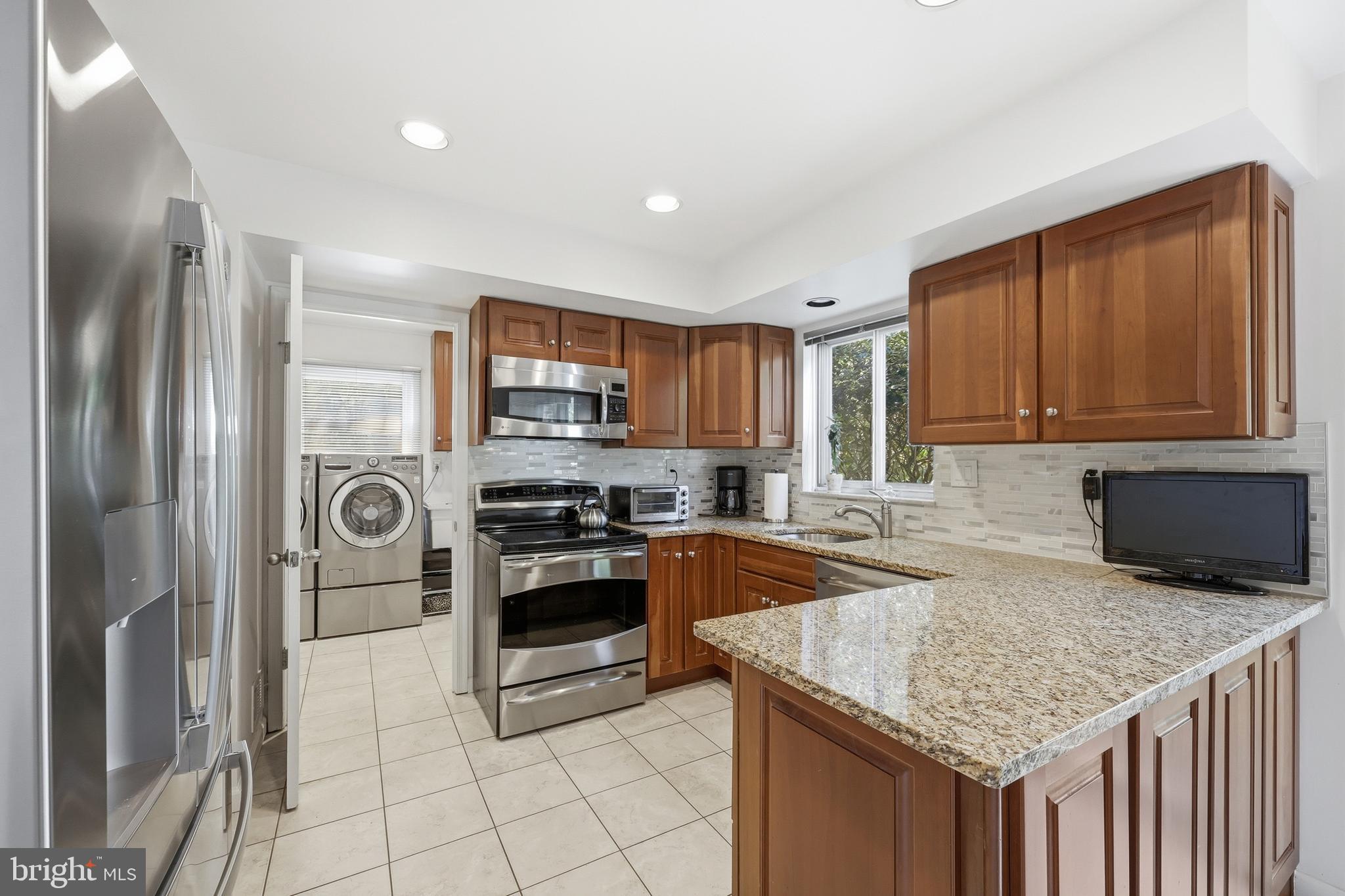 POTOMAC COMMONS - Residential