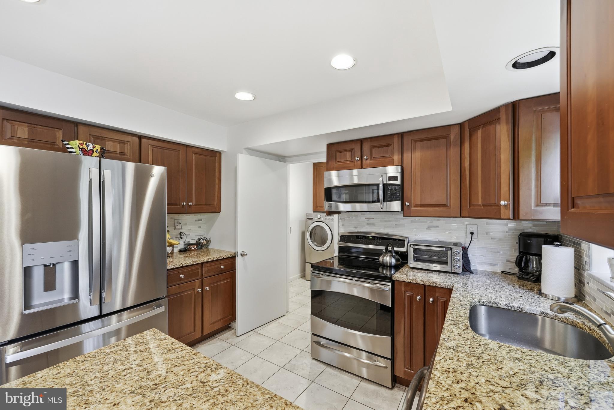 POTOMAC COMMONS - Residential