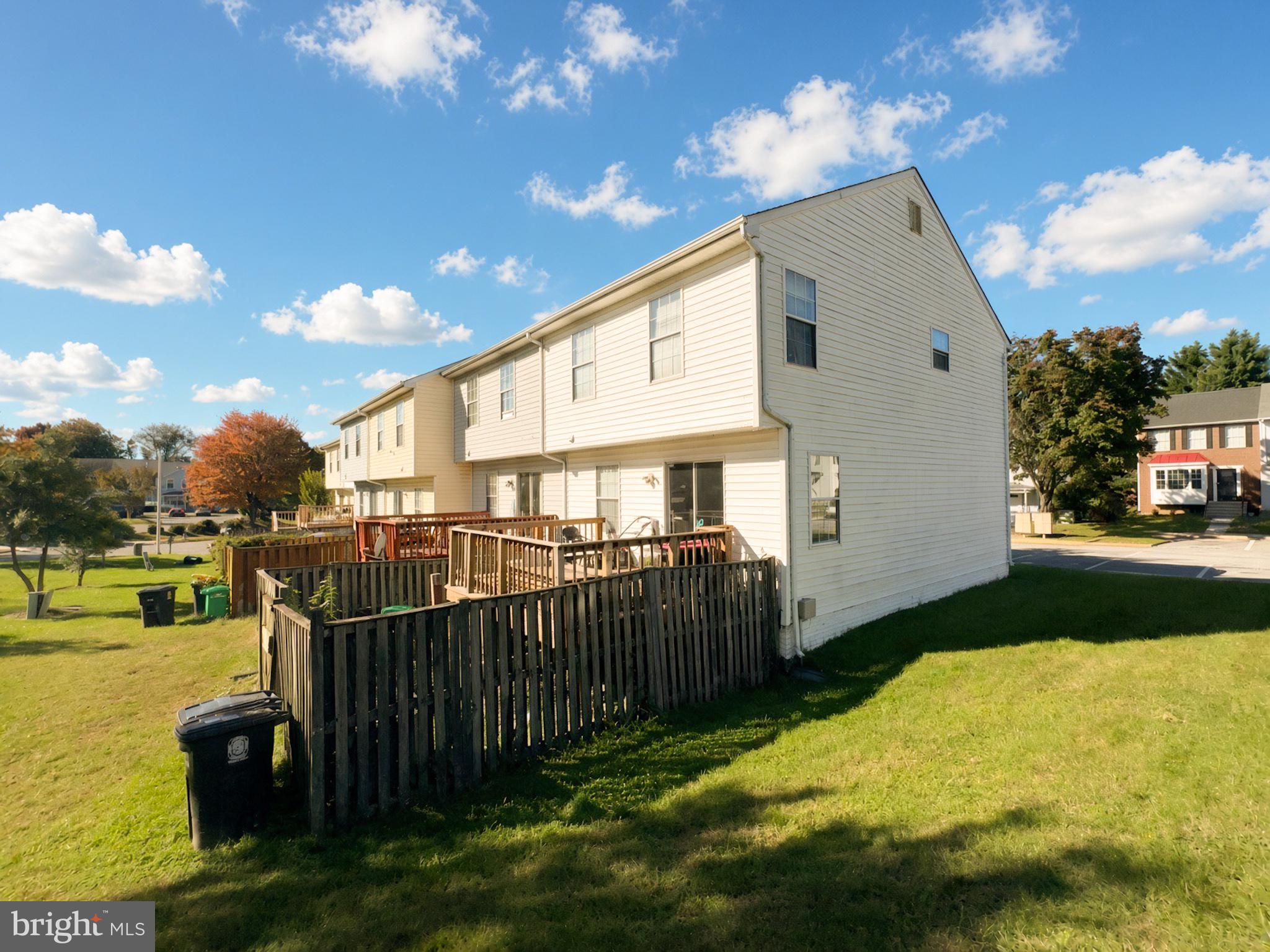1211 DILLON COURT